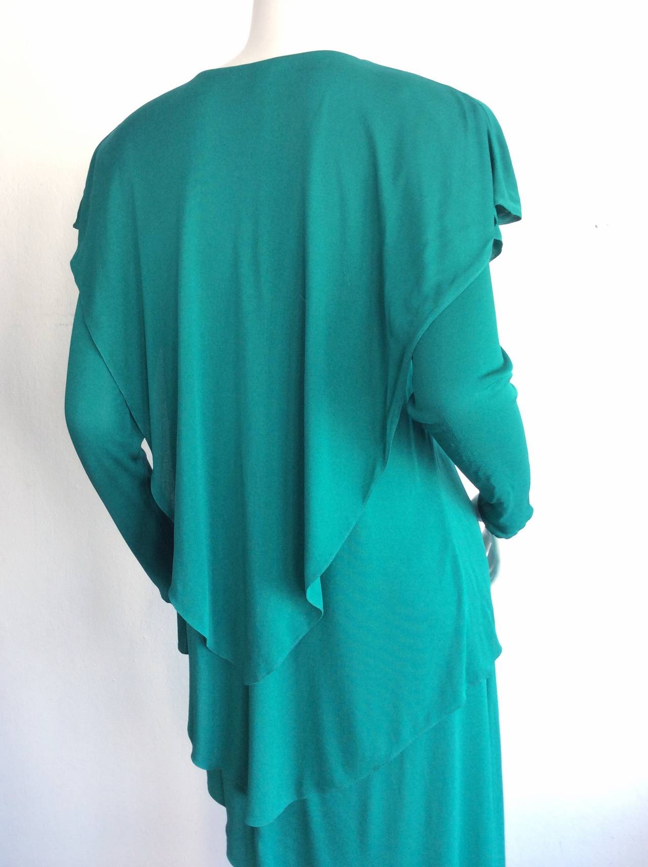 Romantic Vintage Holly's Harp Boho Silk Jersey Dress / Kelly Green Cape Detail In New Condition In San Diego, CA