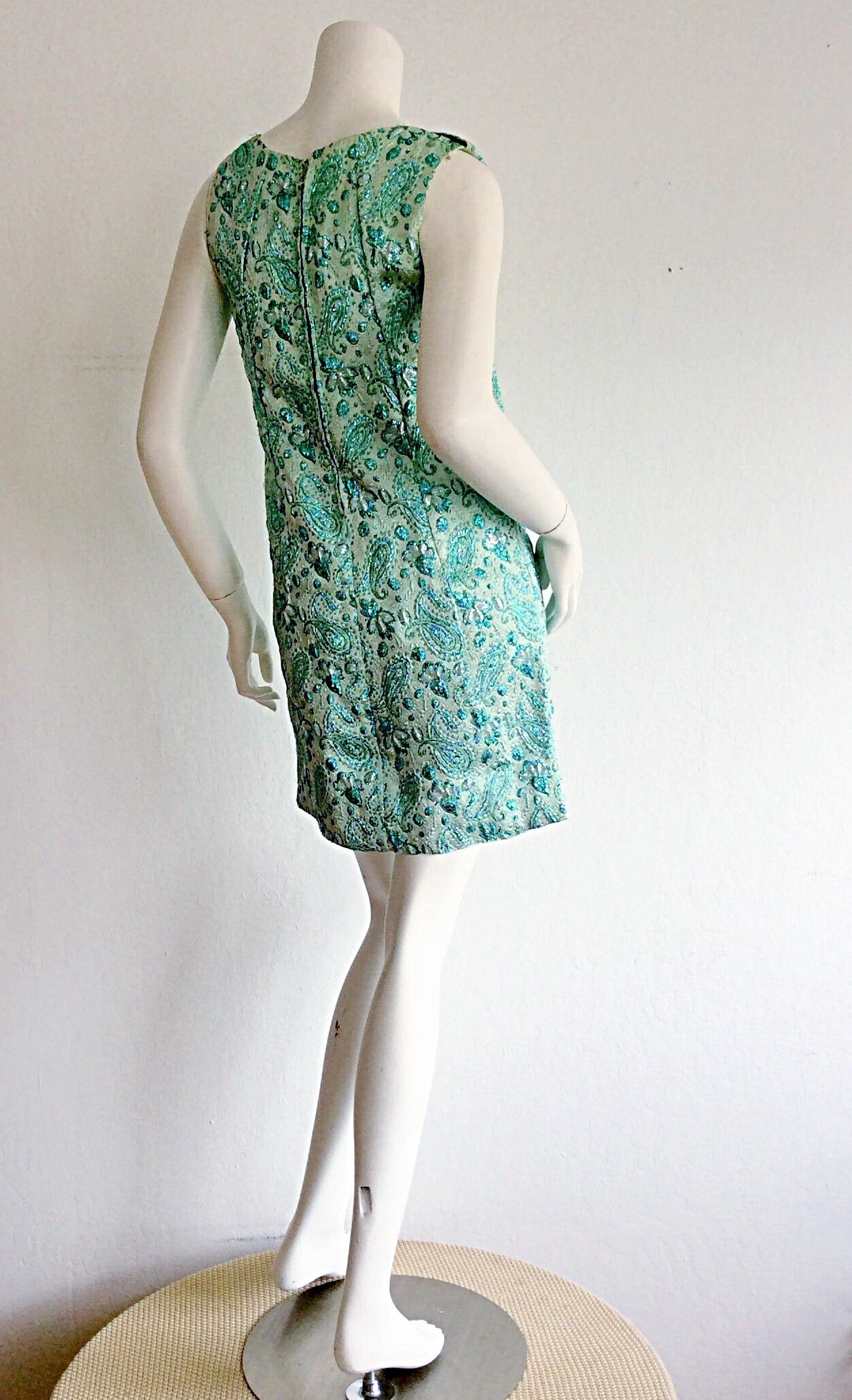 Cutest 1960s 60s Metallic Brocade Paisley Babydoll Cocktail Dress In Excellent Condition In San Diego, CA