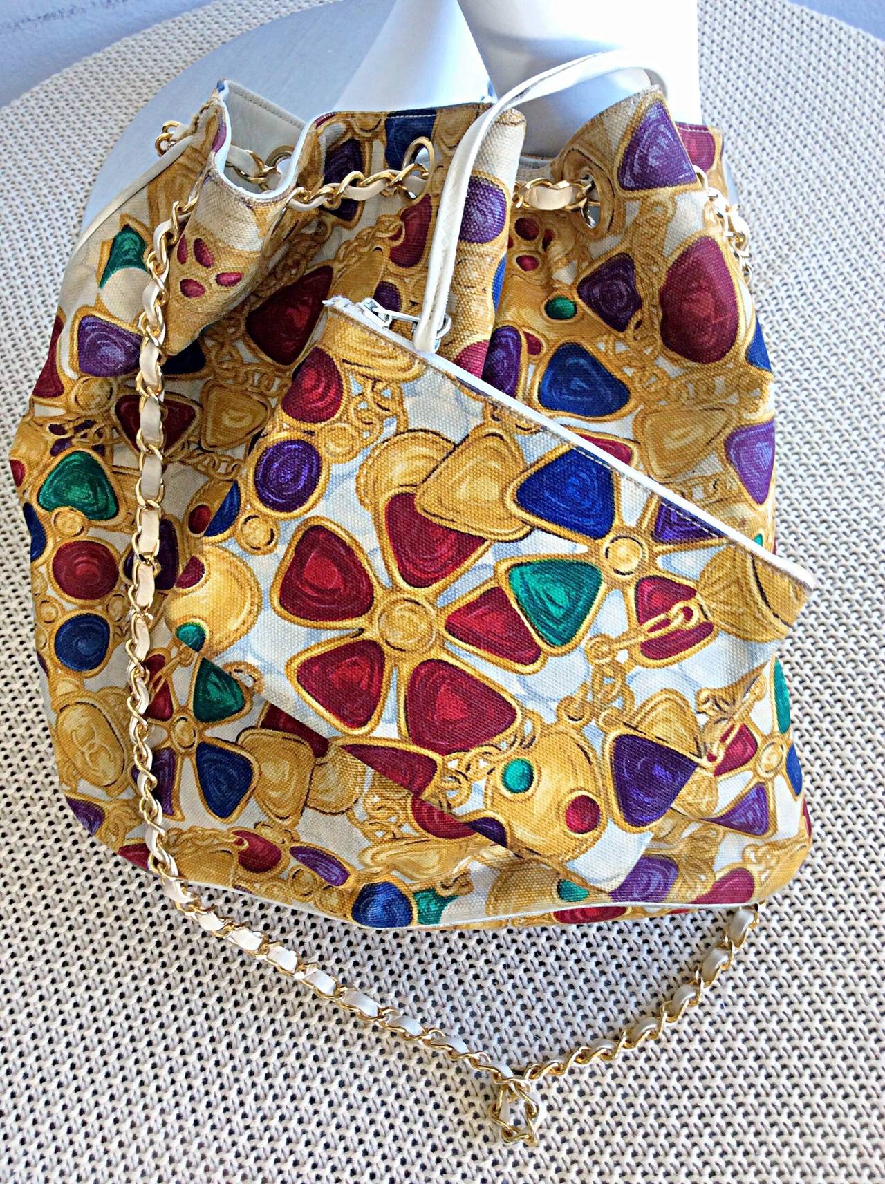 Women's Wonderful 1990s 90s Rare Vintage Chanel Gripoix Bucket Bag Chain Logo Purse