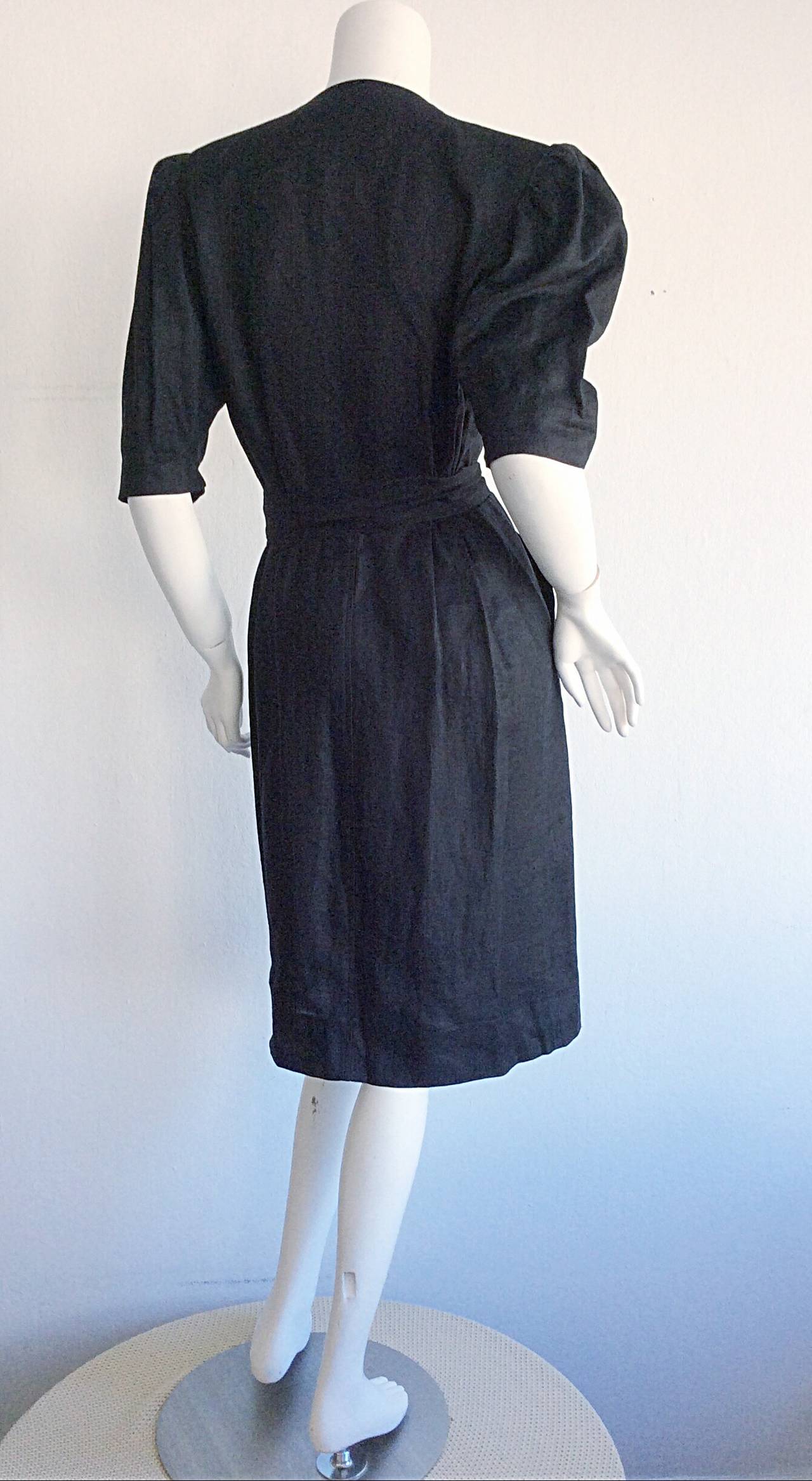 Vintage Yves Saint Laurent ' Rive Gauche ' Short Sleeve Belted Black Linen Dress In Excellent Condition For Sale In San Diego, CA