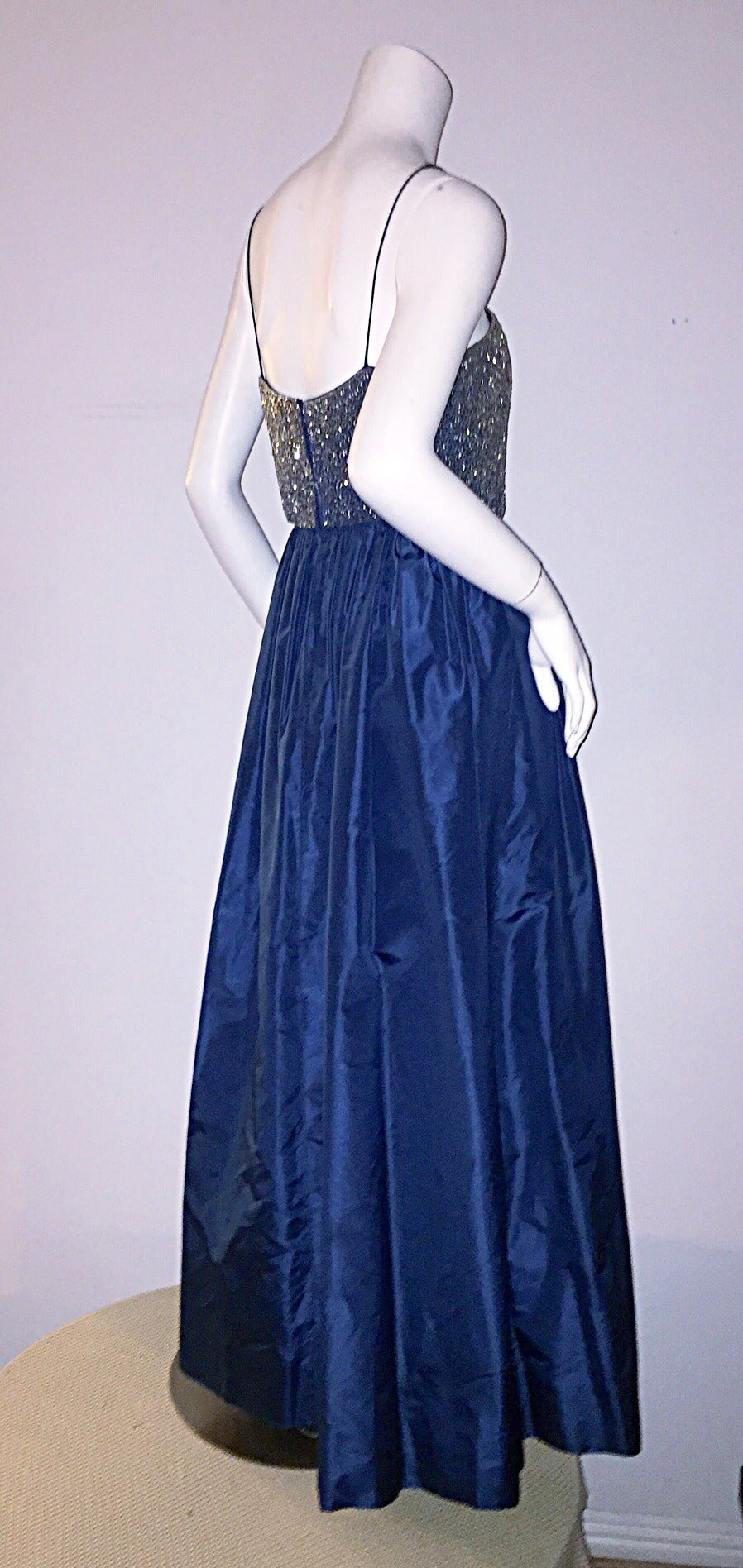 Schönes 1950er Saks Fifth Avenue perlenbesetztes blaues Seidentaft-Kleid aus Taft Damen im Angebot