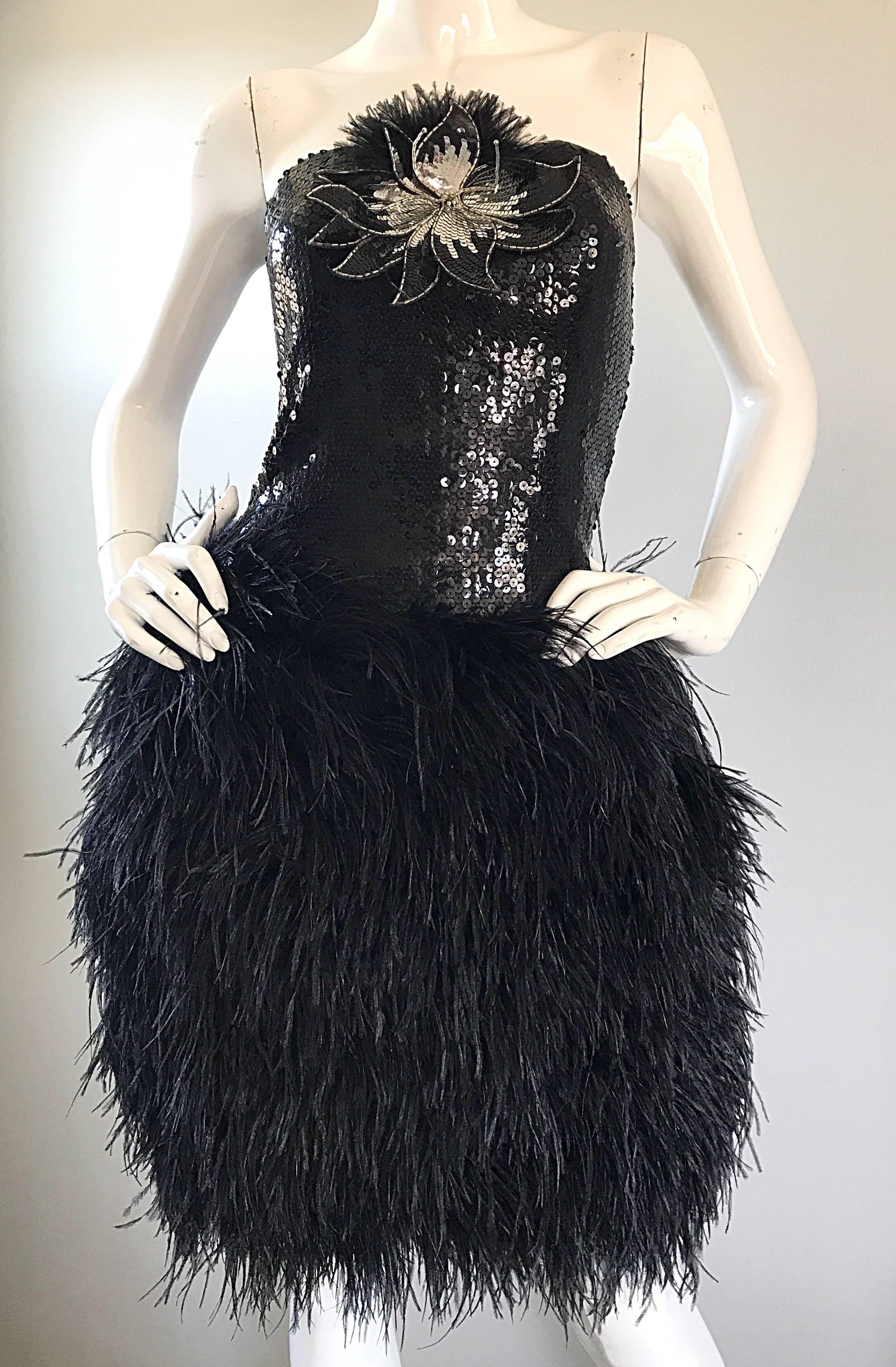 Erstaunlich 1980s Vintage Lillie Rubin Schwarz Pailletten Straußenfeder trägerlosen Kleid im Angebot 2
