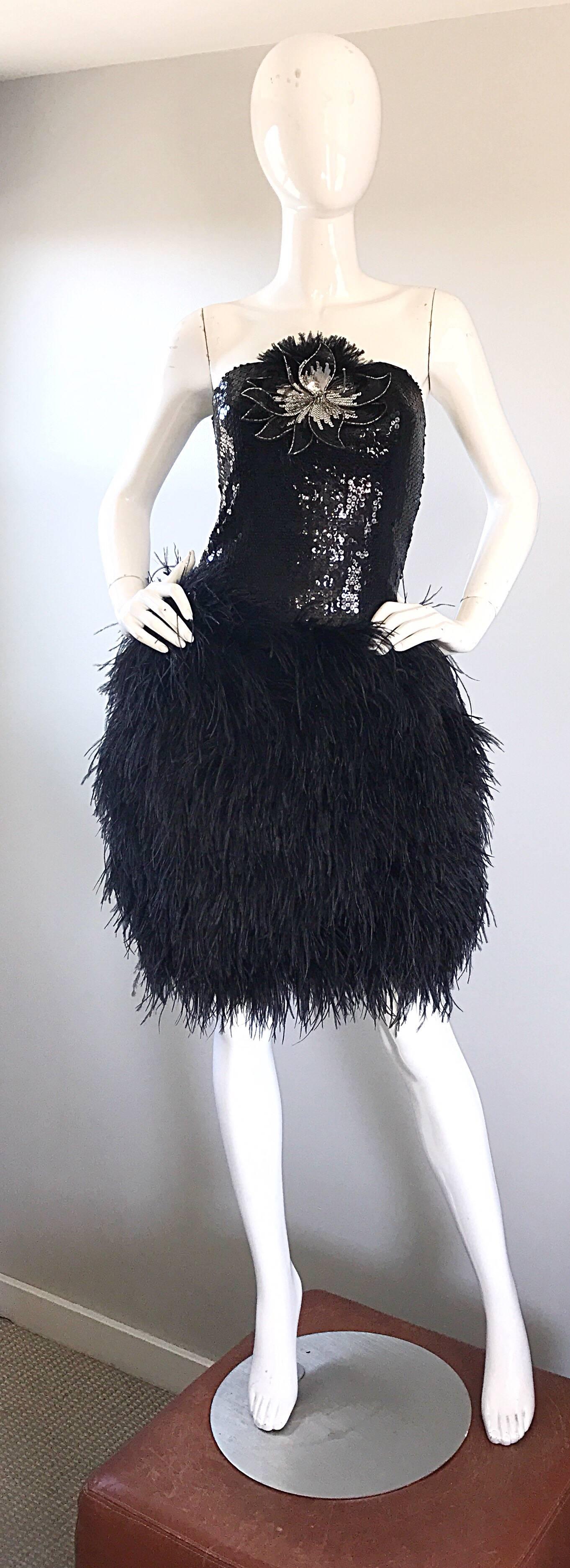 Erstaunlich 1980s Vintage Lillie Rubin Schwarz Pailletten Straußenfeder trägerlosen Kleid im Angebot 5