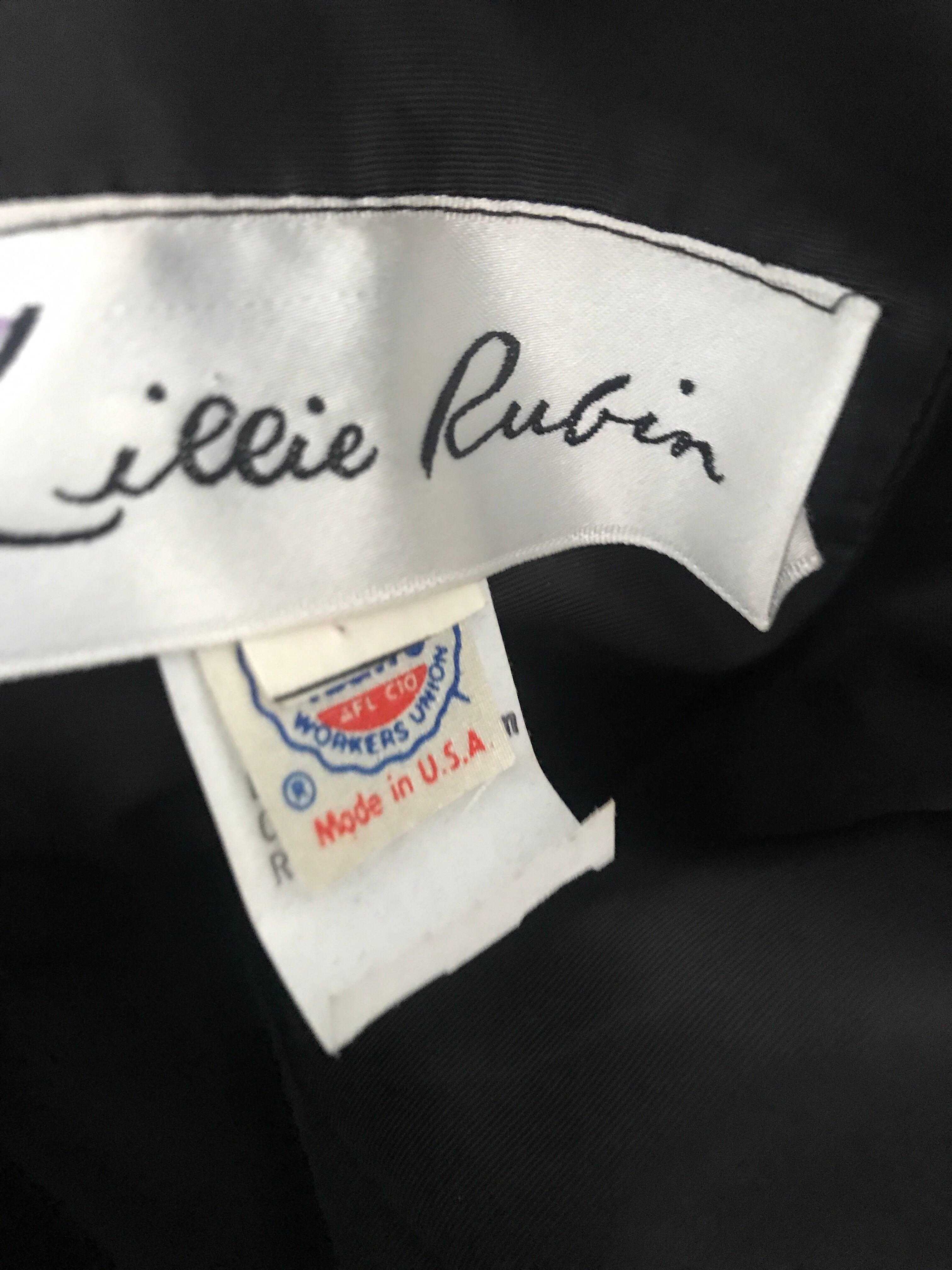 Erstaunlich 1980s Vintage Lillie Rubin Schwarz Pailletten Straußenfeder trägerlosen Kleid im Angebot 6