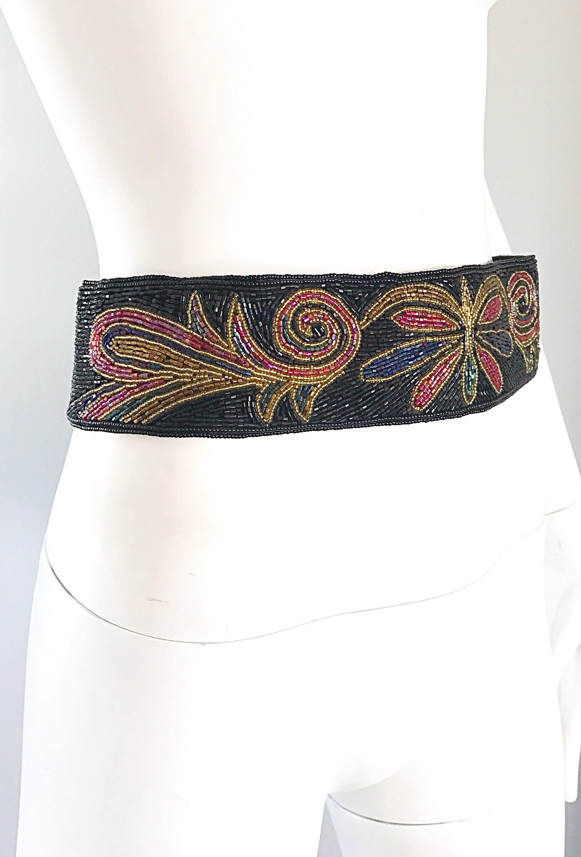 Fabuleux ceinture noire vintage entièrement perlée et colorée avec papillons (années 1980) Pour femmes en vente
