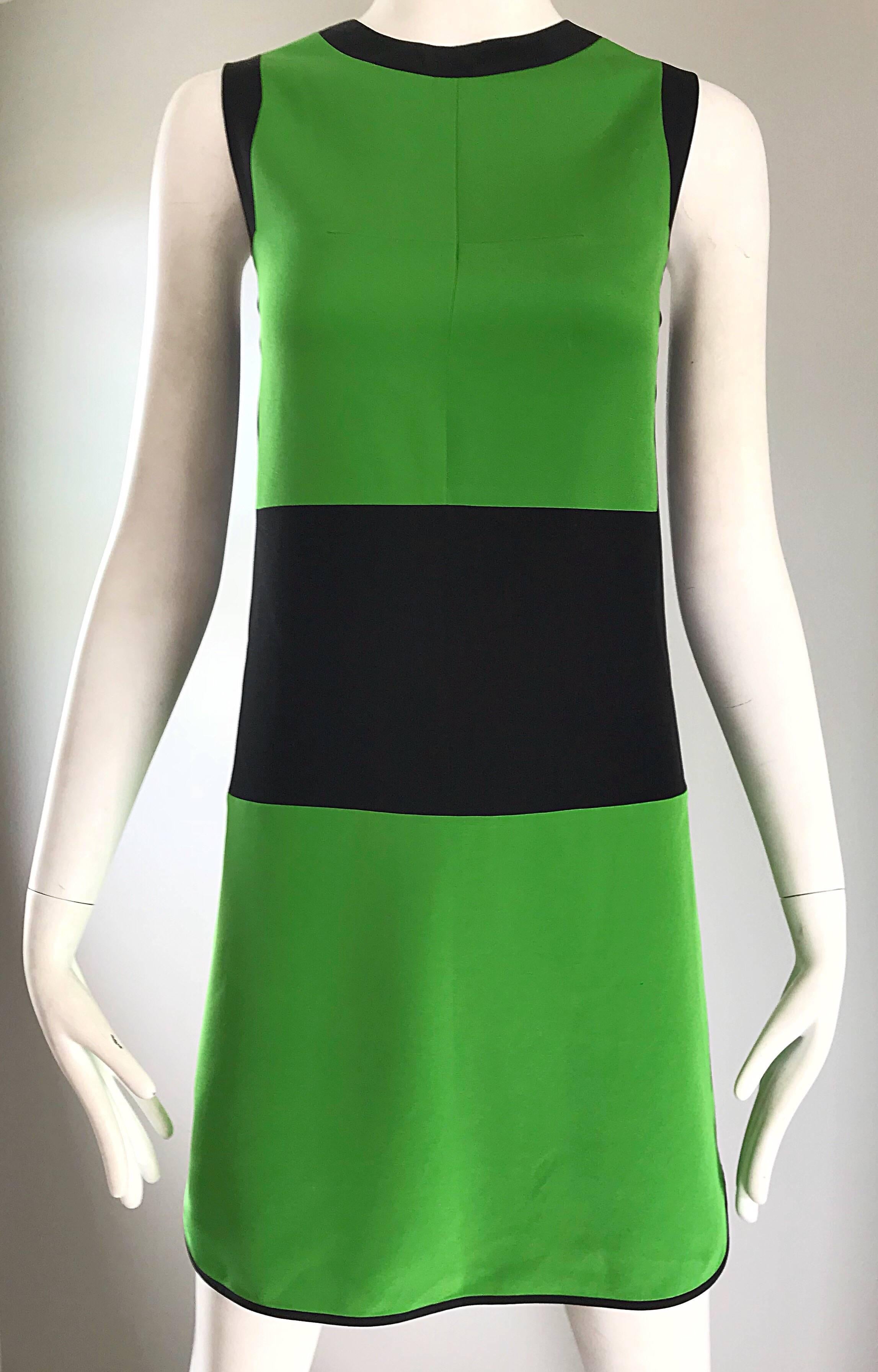$1,695 New PRABAL GURUNG green and black color blocked sheath silk dress! Has a mod 1960s / 60s style, with a fitted bodice, and straight skirt. Slightly dipped hem in the back is a bit longer than the front. Two hook-and-eye closures at top back