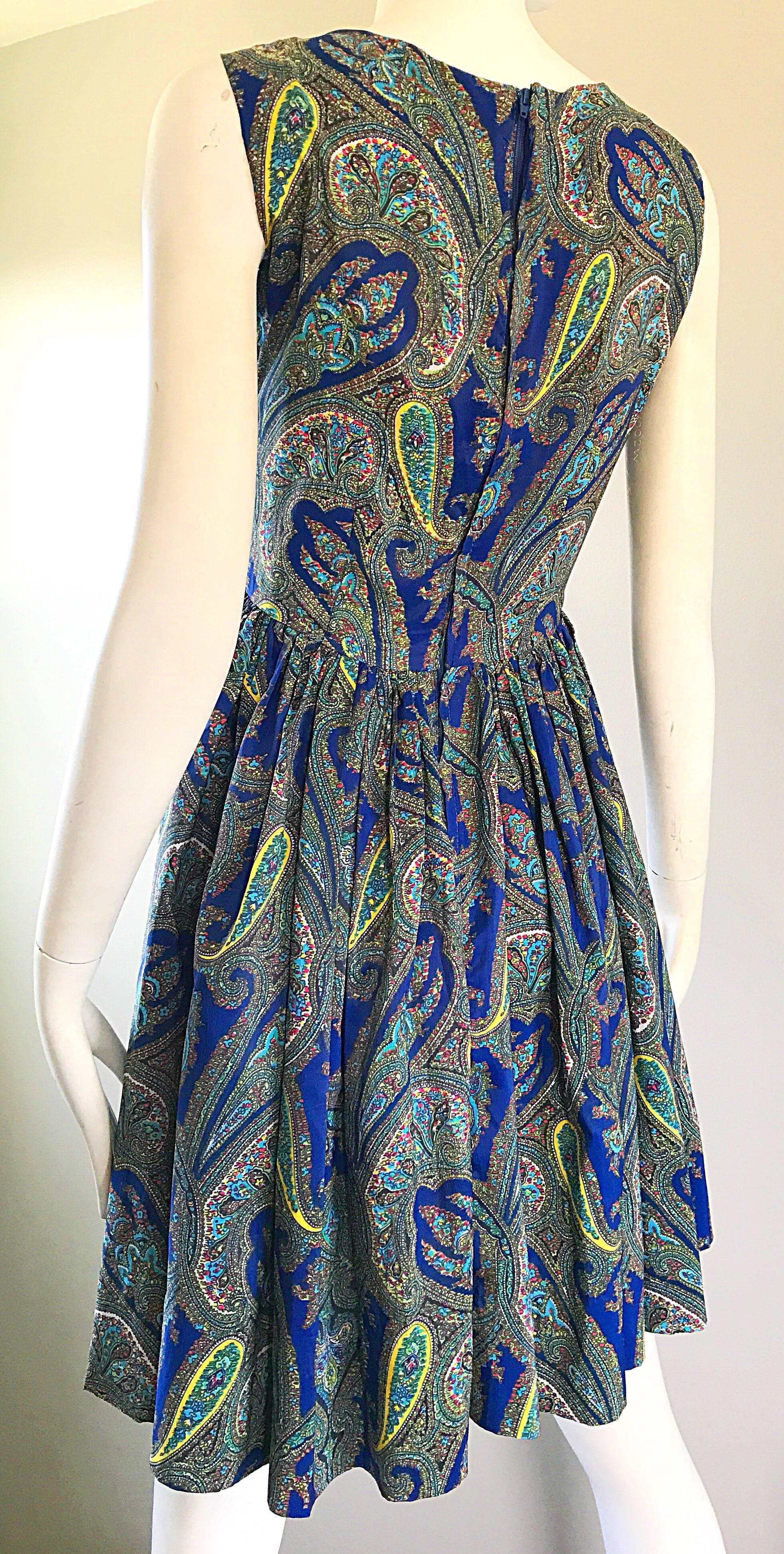 1950s Gorgeous Blue Paisley Fit n' Flare Vintage 50s Sleeveless Silk Dress For Sale 2