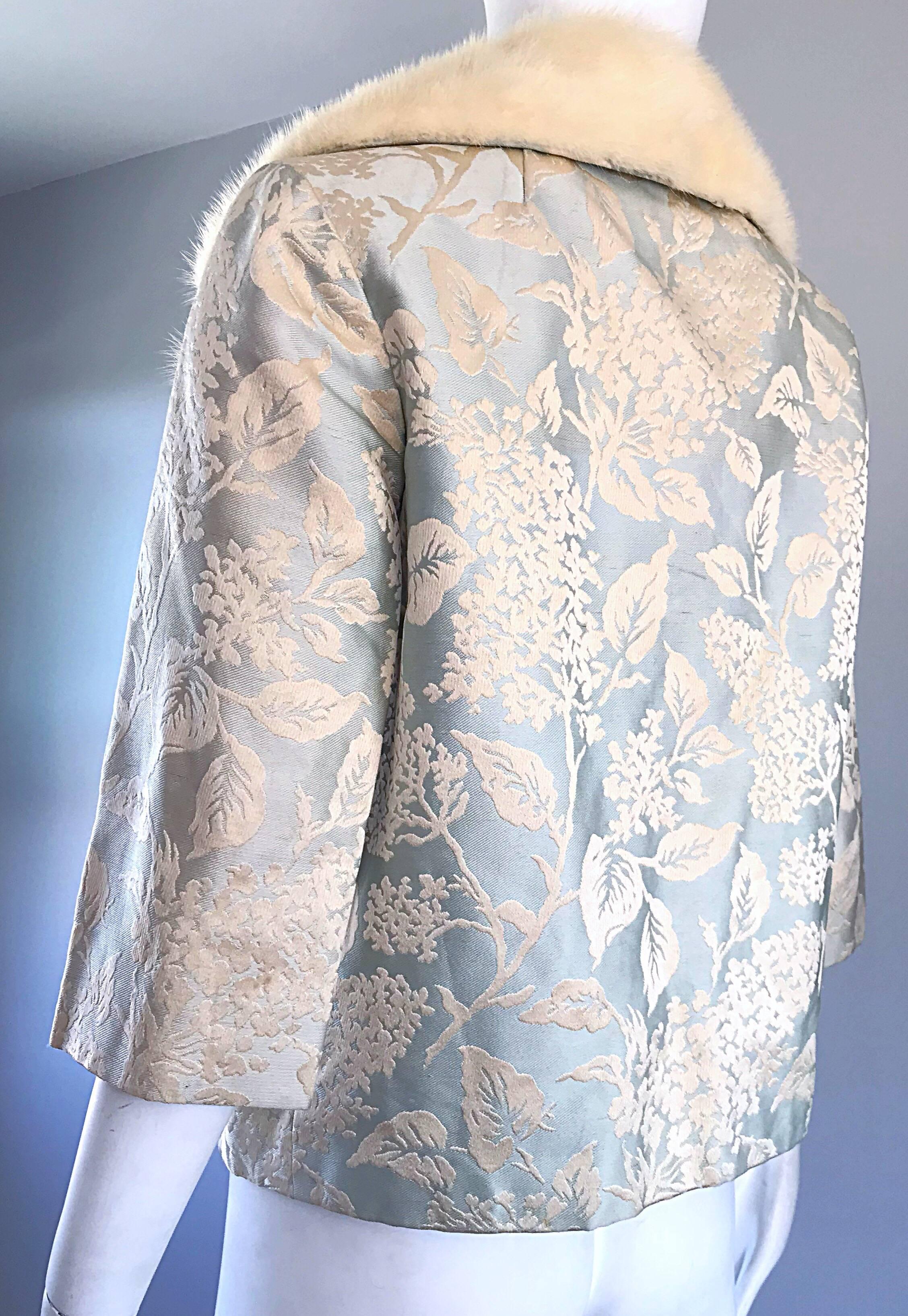 Gorgeous 1950s Light Blue White Silk Brocade Mink Fur Collar Vintage 50s Jacket  4