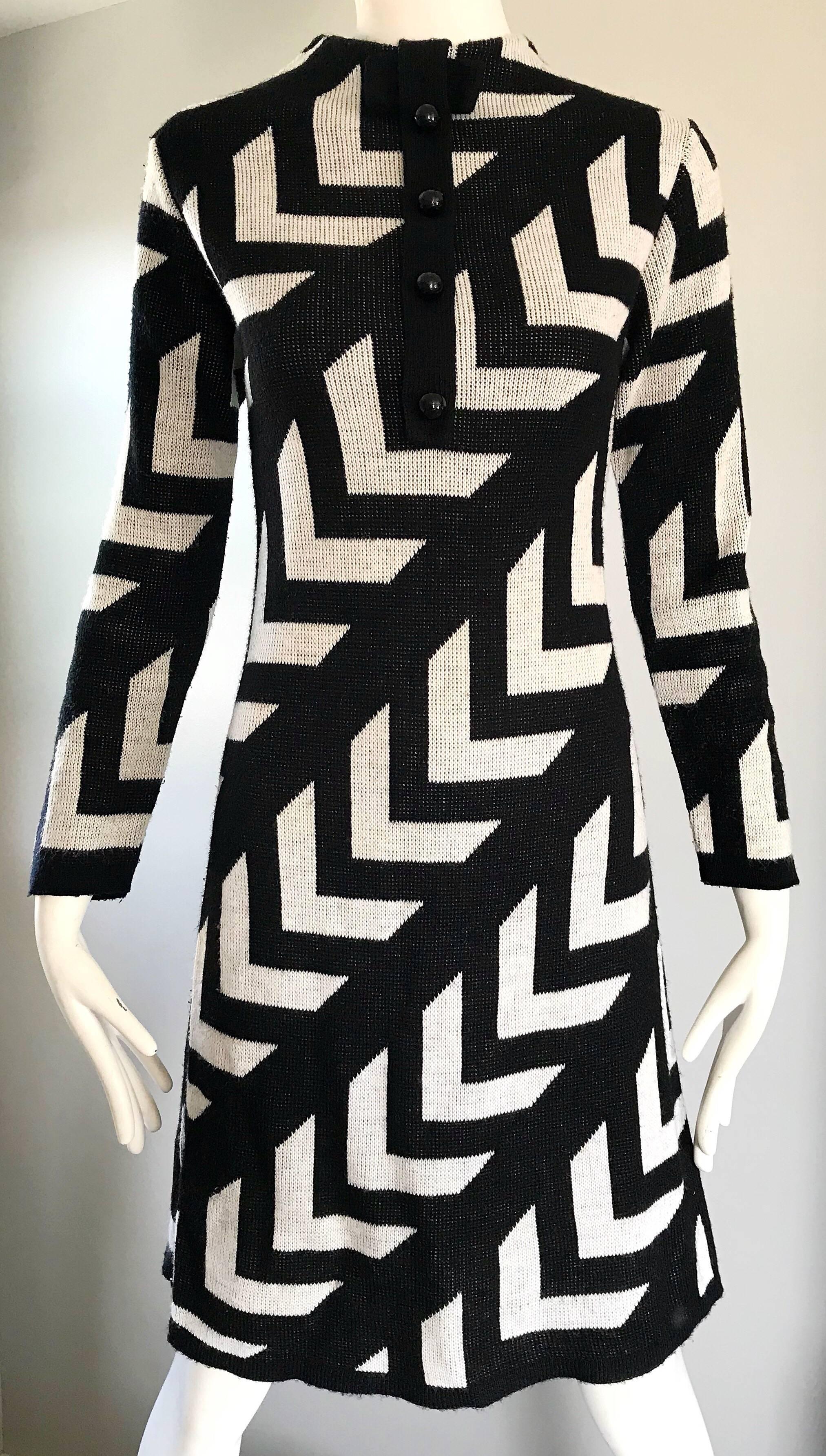 Women's Chic 1960s Black and White Knit Wool Long Sleeve Vintage 60s A Line Stripe Dress