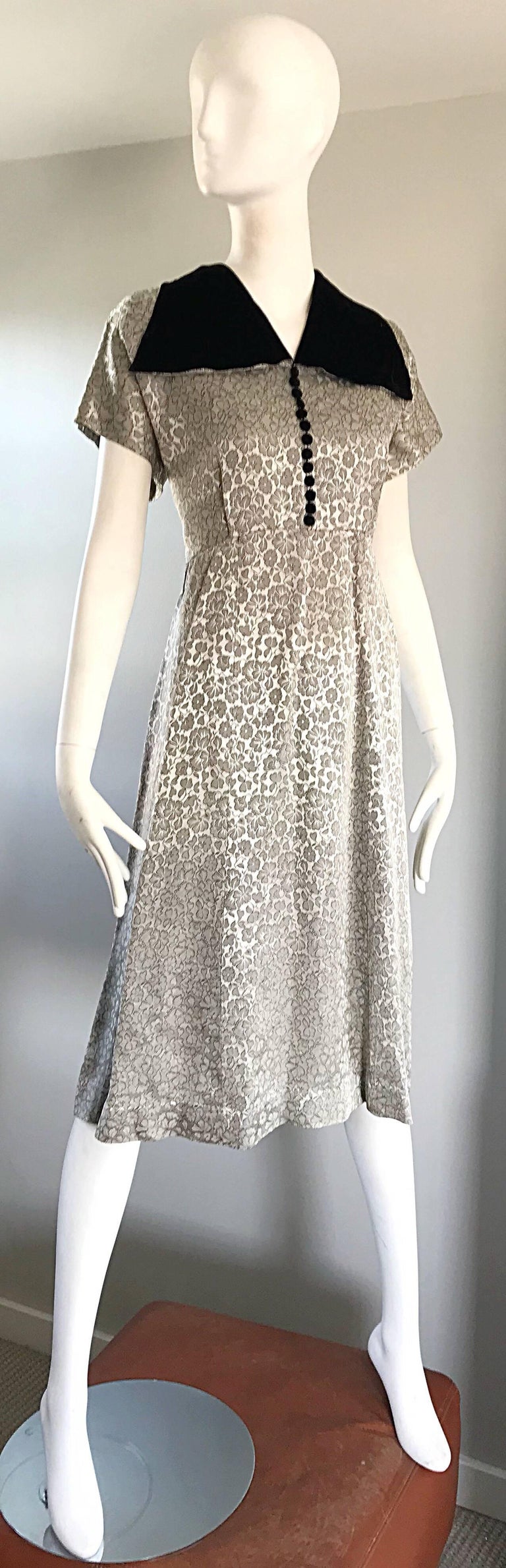 Large Size 1940s Silver Grey and Black Silk + Velvet Flower 40s Vintage Dress