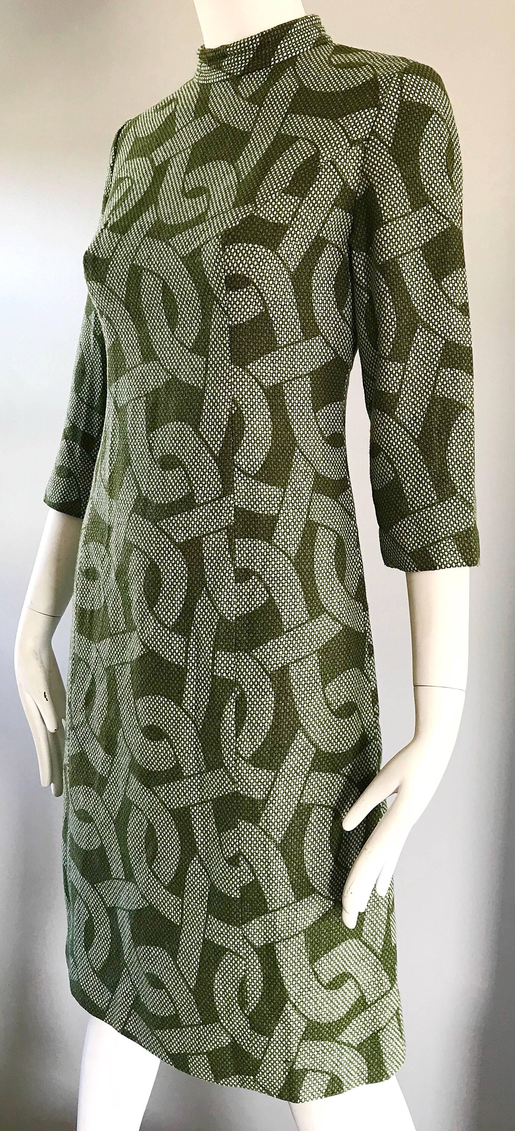 1960s Hunter Green + White ' Chain ' Print 3/4 Sleeves Vintage 60s Wool Dress In Excellent Condition In San Diego, CA