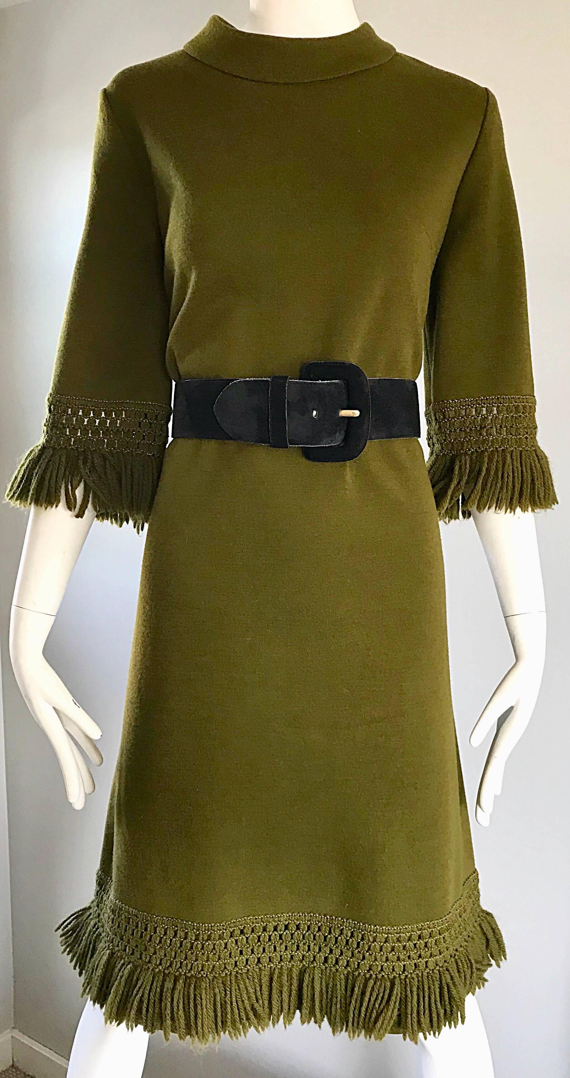 Women's 1960s Hunter Forest Green 3/4 Sleeves Fringe Hem Chic Vintage 60s Wool Dress 