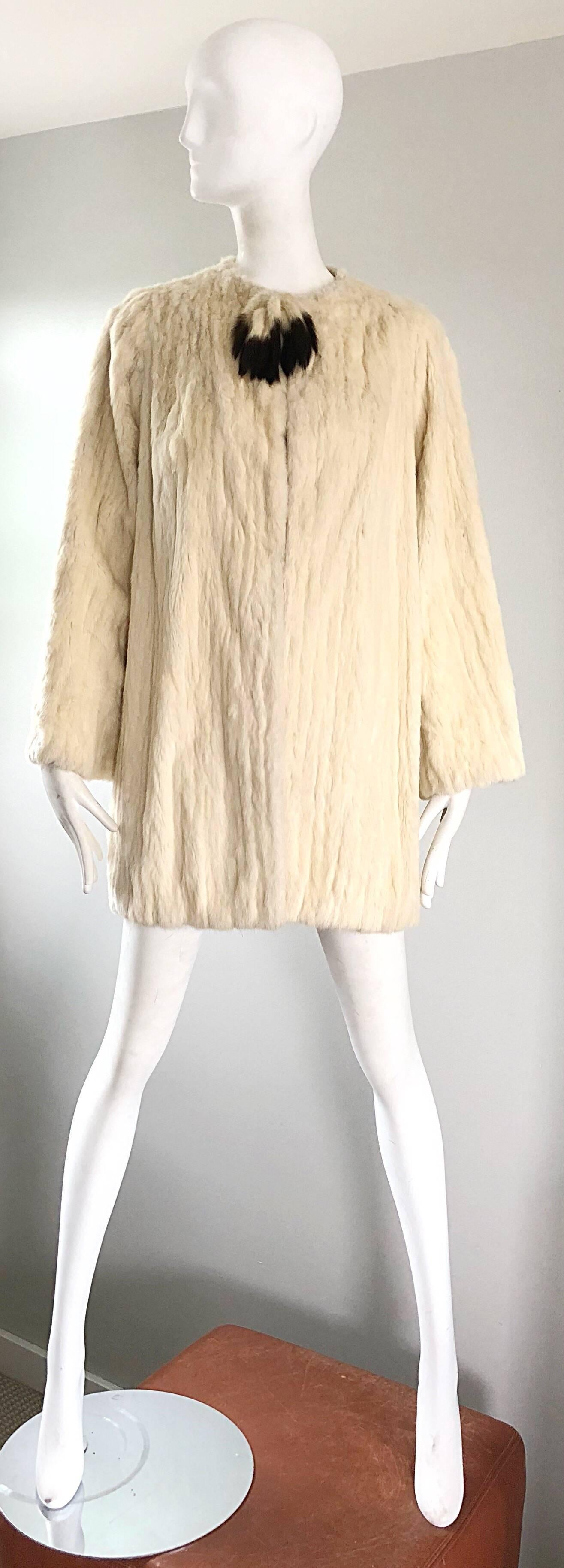 Rare 1930 Ermine Winter White Luxurious Fur Jacket Coat w/ Tail Collar Detail 3
