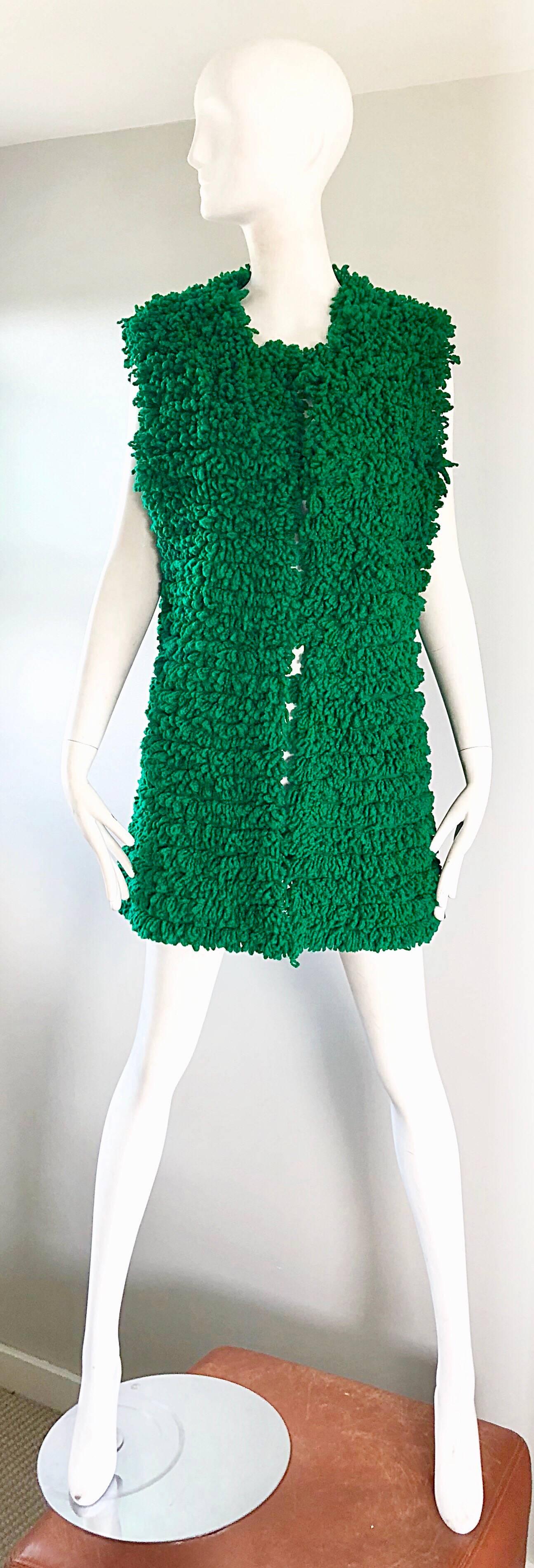 Amazingly chic 1970s DI COSTA kelly green 'shag carpet' mod wool open front vest! The perfect happy bright color to brighten anyone's day on a drab fall or winter day! Soft virgin wool, with hand-woven loops throughout. Looks great with jeans,