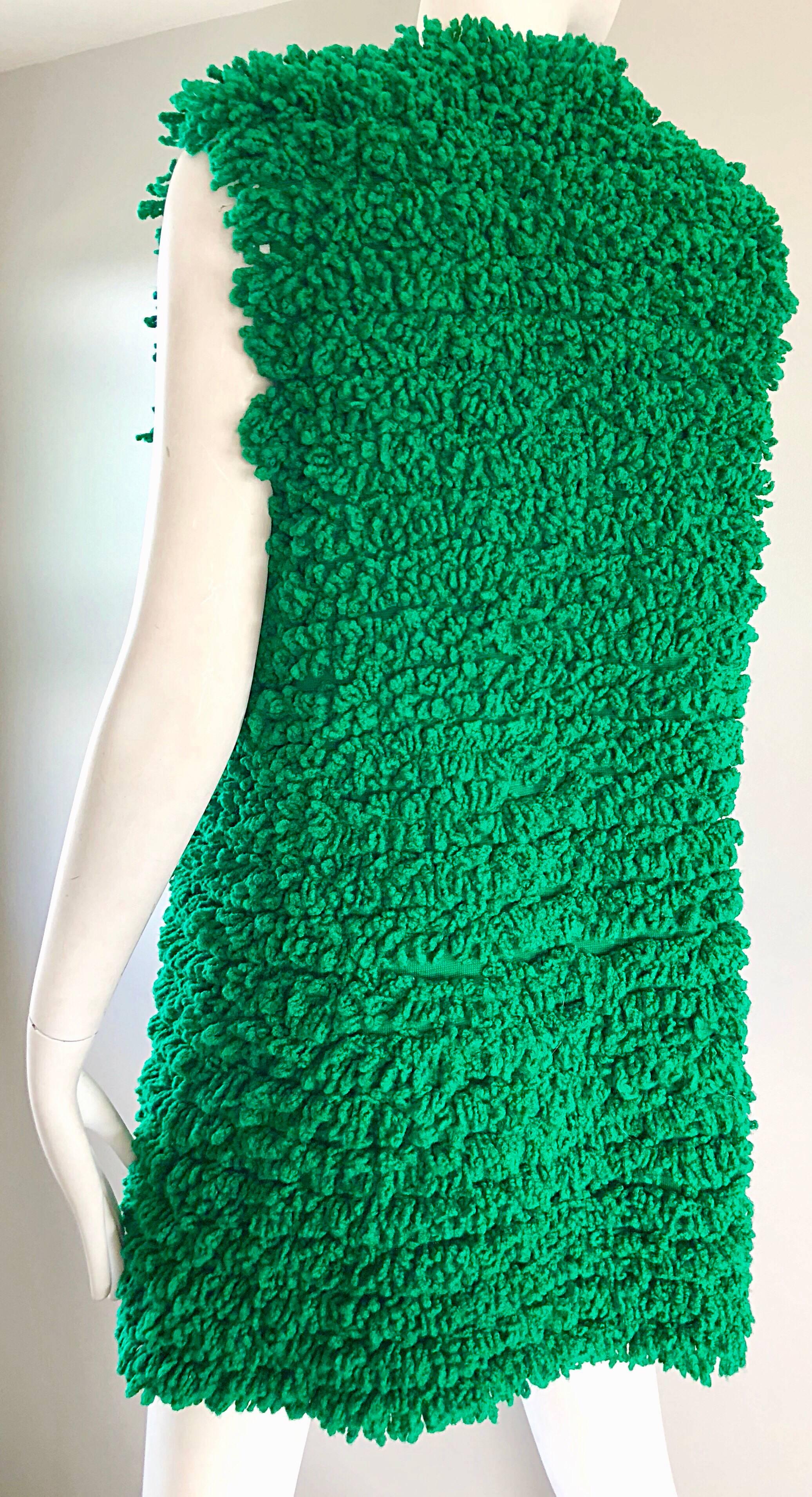 1970s Di Costa Kelly Emerald Green Shag Carpet Sleeveless Vintage 70s Wool Vest For Sale 1