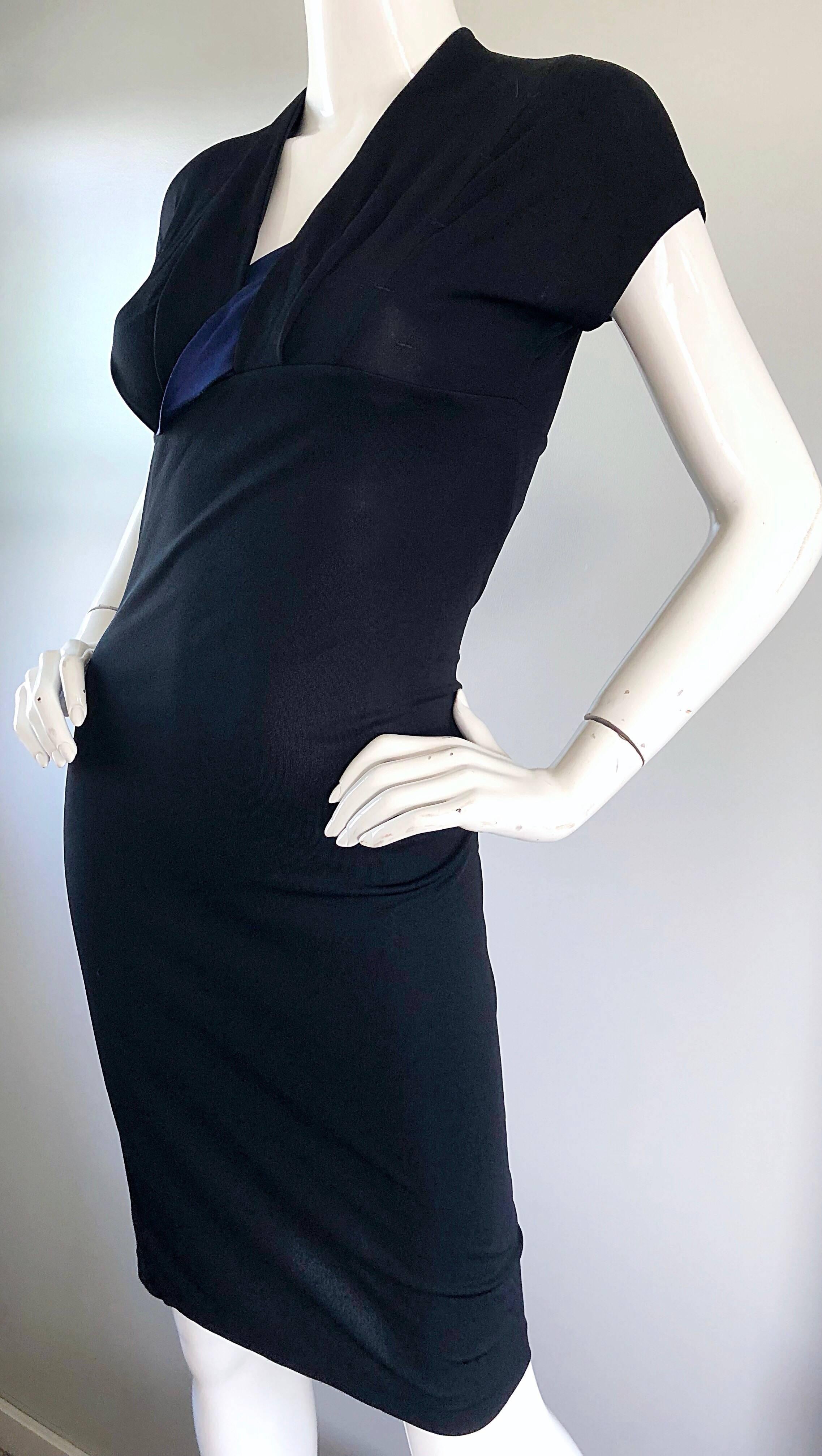 Vintage Salvatore Ferragamo 1990s Black and Navy Blue Jersey Dress Size 40 In Excellent Condition For Sale In San Diego, CA