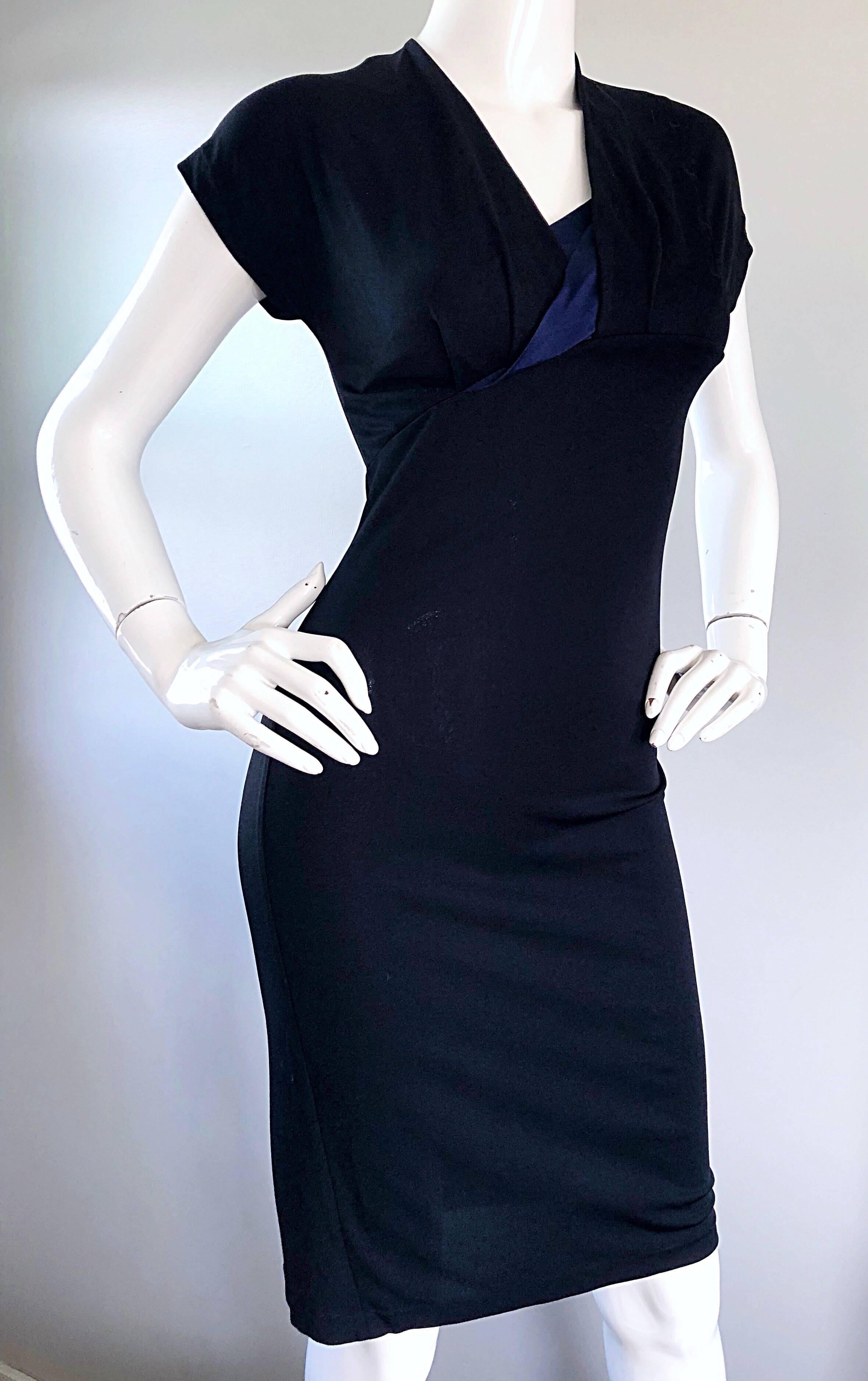 Vintage Salvatore Ferragamo 1990s Black and Navy Blue Jersey Dress Size 40 For Sale 2