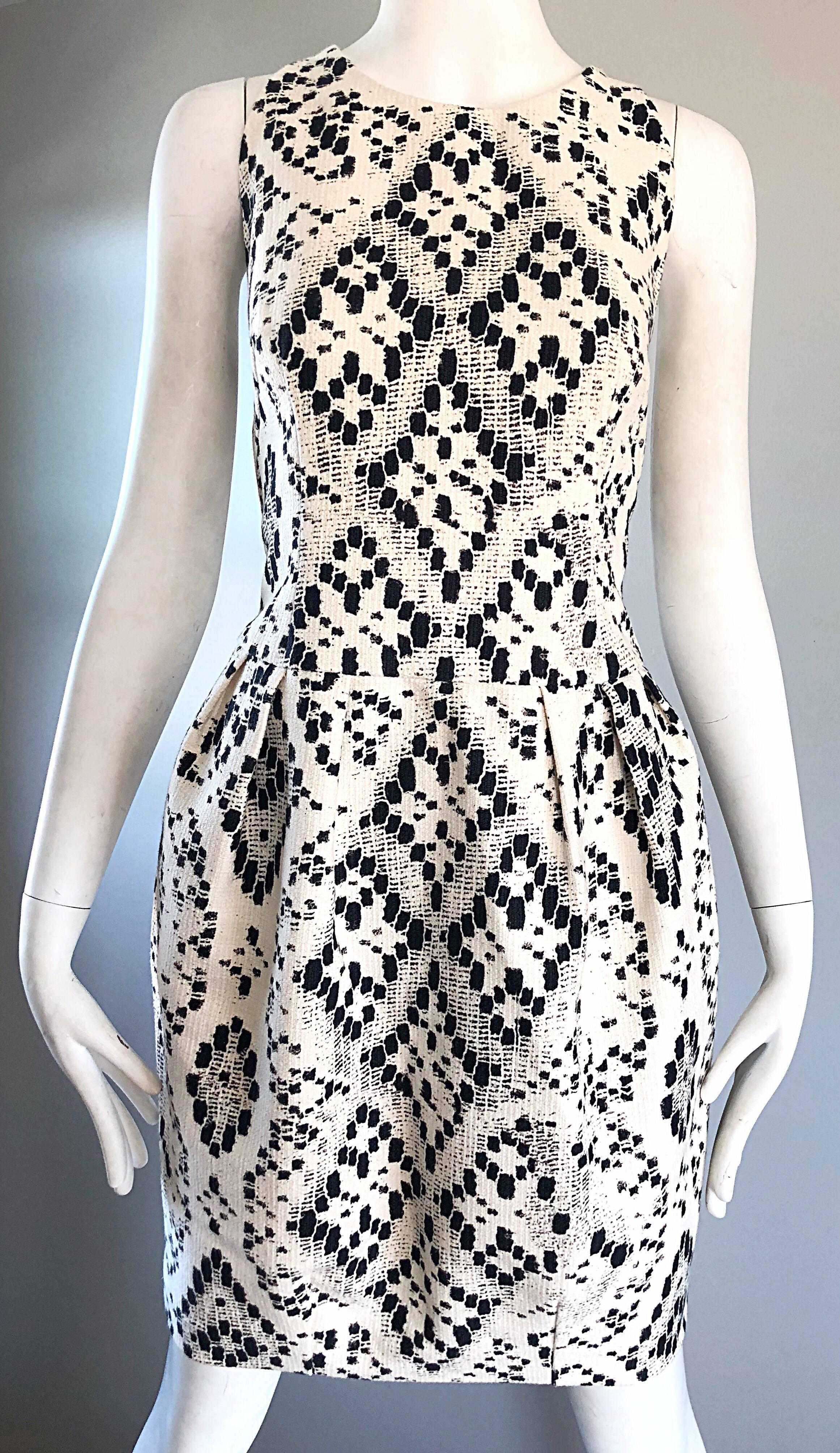 Giambattista Valli Size 10 12 Resort 2012 Black White Abstract Sleeveless Dress For Sale 1