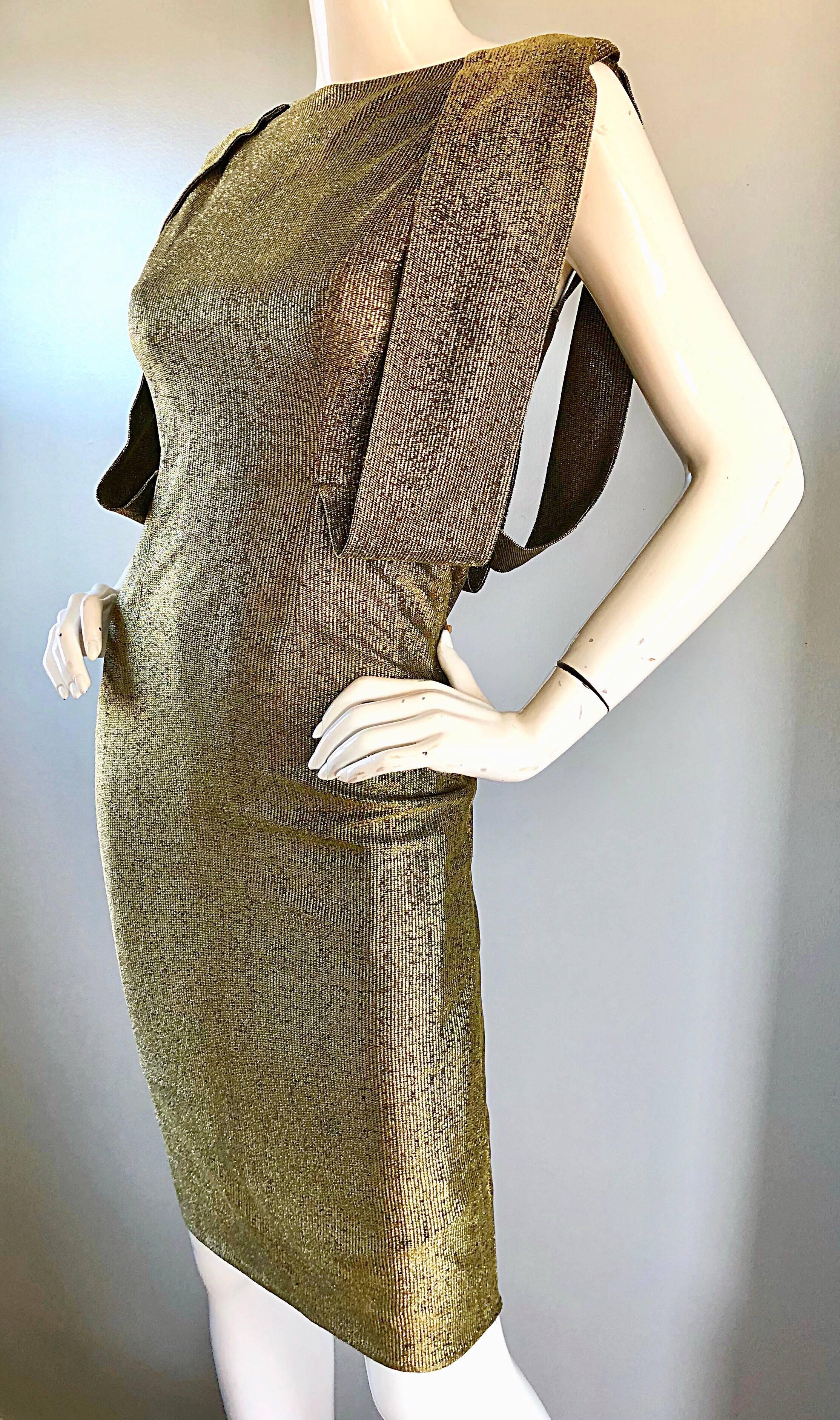 Gorgeous Demi Couture Gold Metallic Cut Out Back Vintage 1950s Wiggle Dress In Excellent Condition For Sale In San Diego, CA