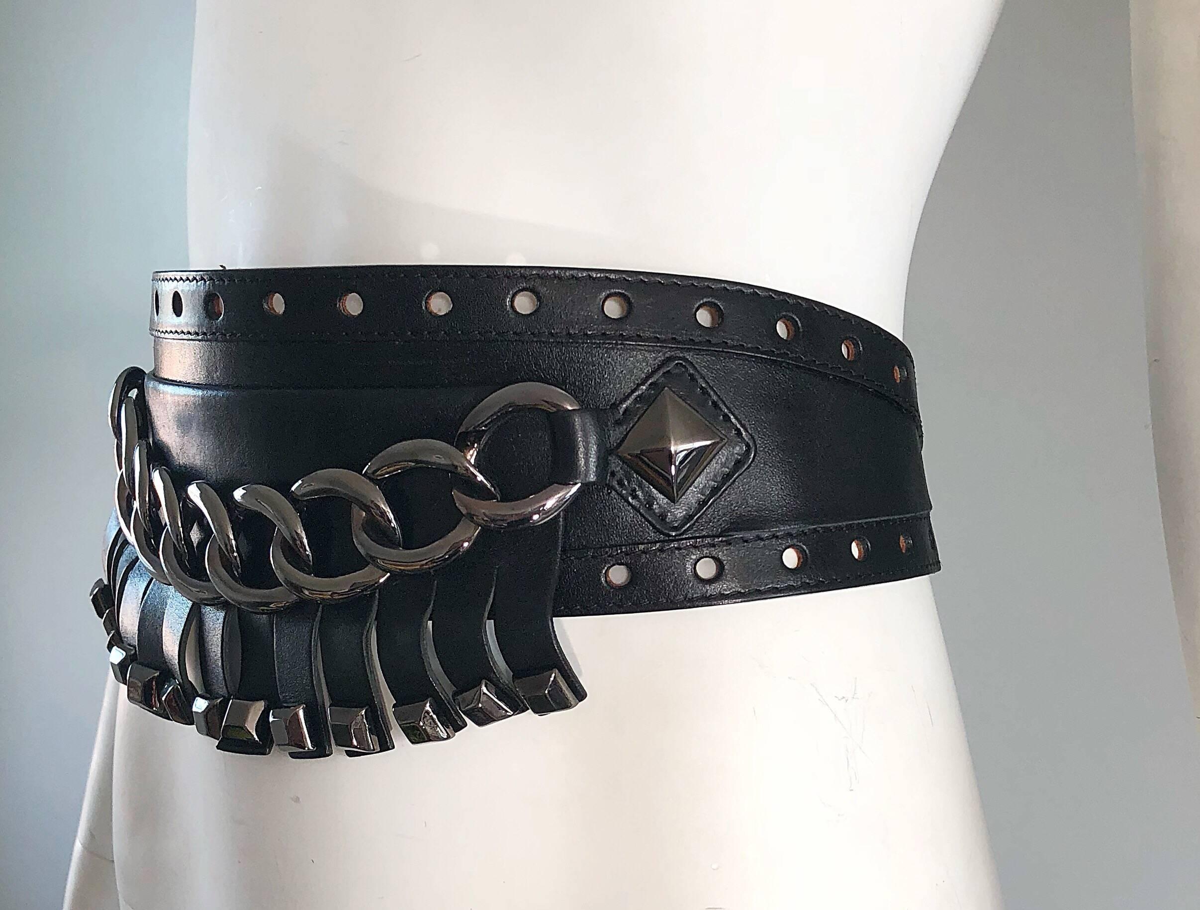 Michael Kors Collection Black and Gunmetal Chain Link Wide Leather Belt In Excellent Condition In San Diego, CA