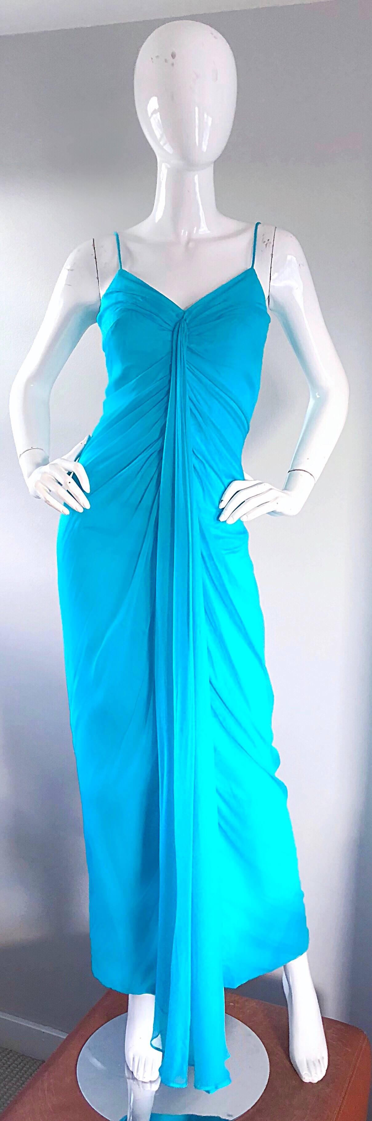 Stunning vintage 1970s LILLI DIAMOND vibrant turquoise blue full length Grecian style disco evening dress! With the unfortunate recent passing of the 99 year old designer, her pieces are only going to increase in value.
 Features a gorgeous blue
