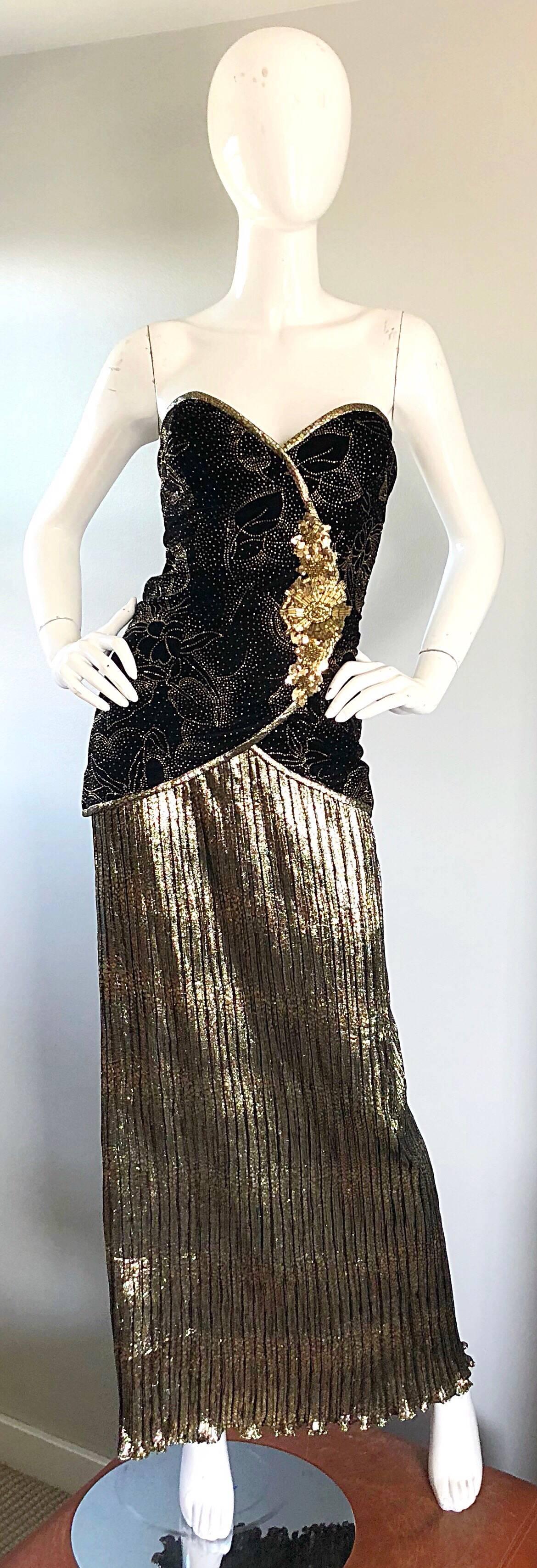 Gorgeous vintage 80s AJ BARI full length Strapless evening dress! Features a fitted black silk velvet bodice, w/ gold glitter thorughout, and gold beads and sequins down the front. Gold rainbow silk plisse skirt. Hidden zipper up the back with