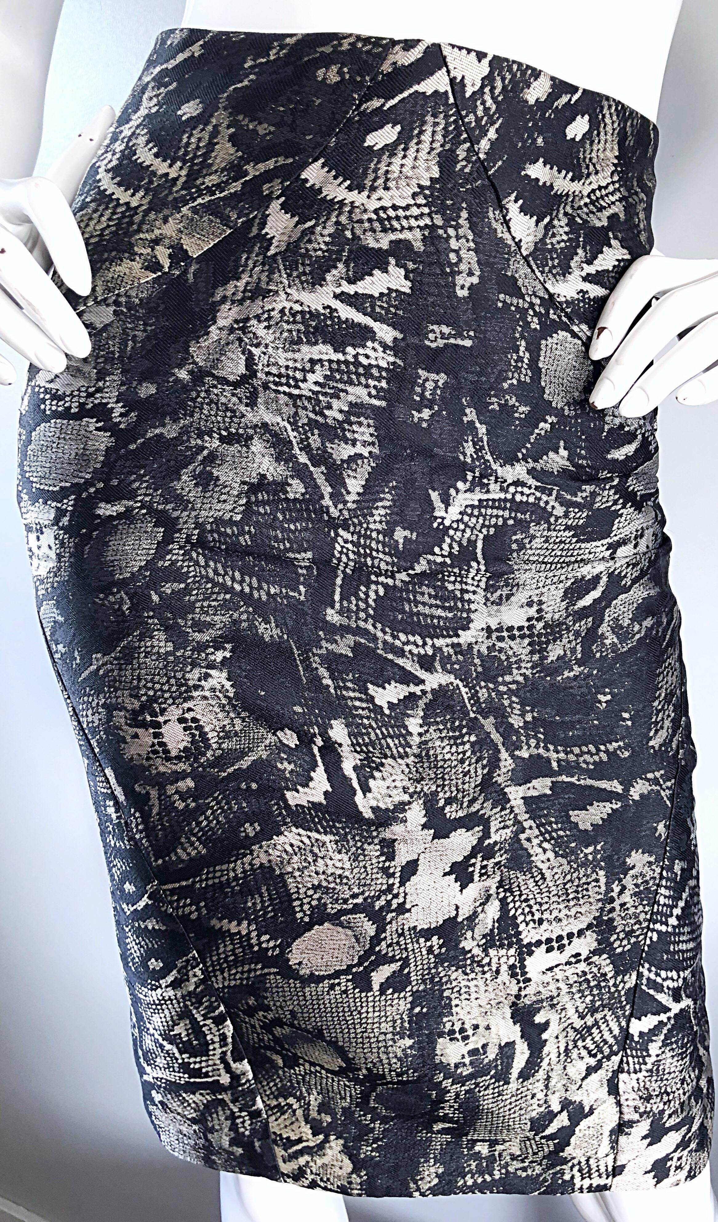Zac Posen Y2K New Black White Silver Snake Print Silk High Waisted Pencil Skirt In New Condition For Sale In San Diego, CA