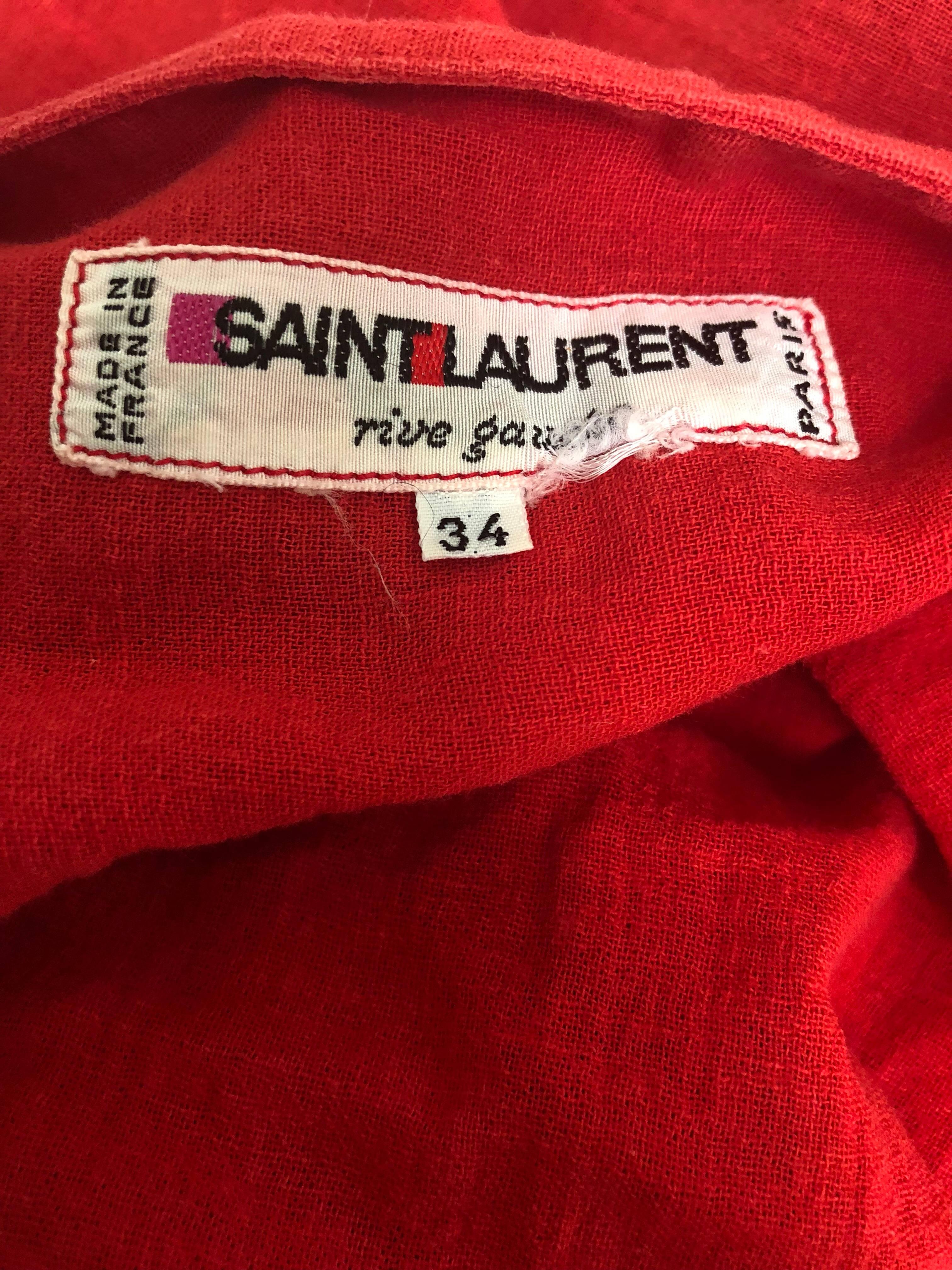 Chemisier bohème rouge à lèvres Yves Saint Laurent collection russe des années 1970 en vente 2