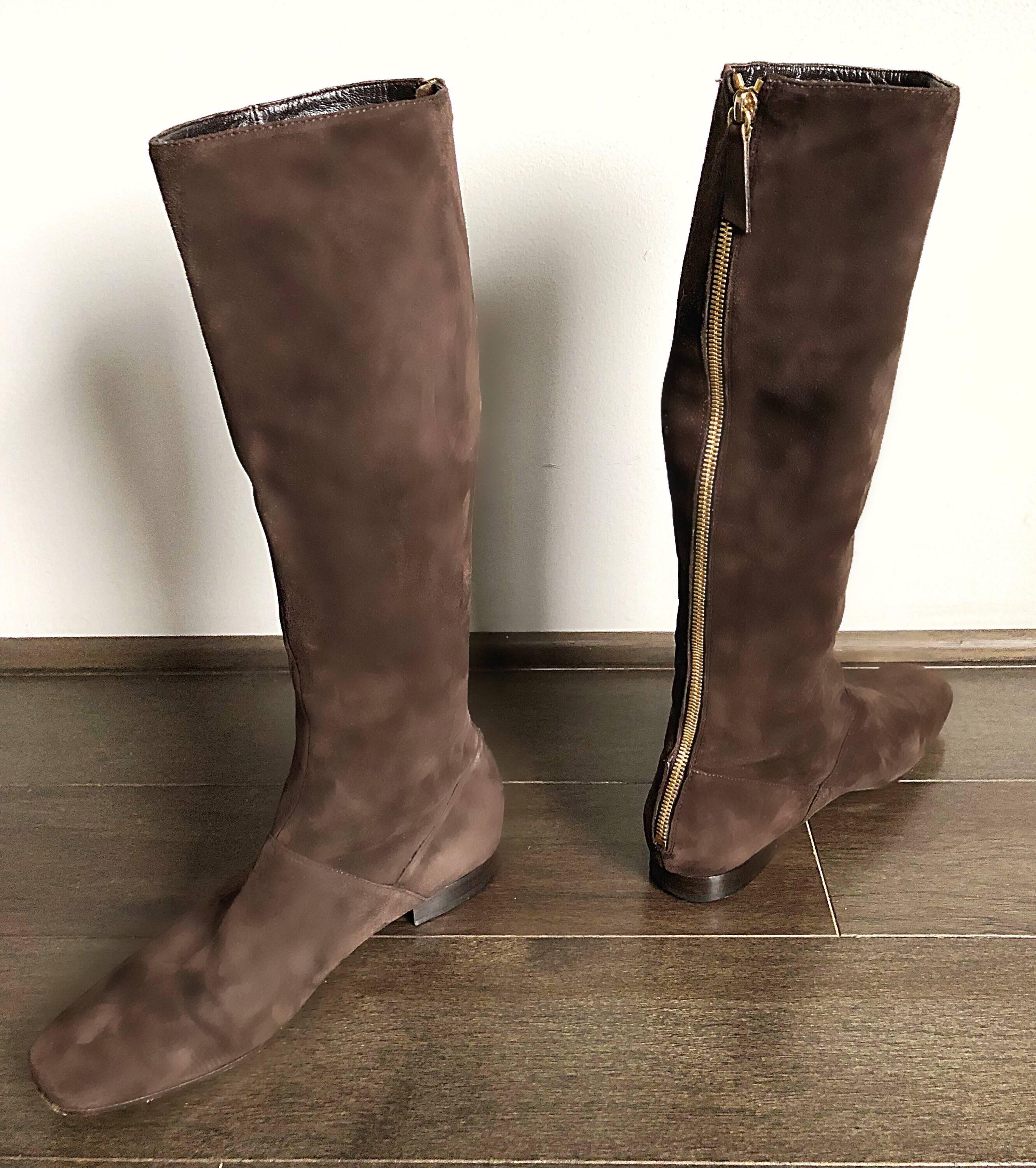 Never worn vintage 1990s MOSCHINO CHEAP and CHIC chocolate brown suede leather knee high flat boots! Effortlessly chic, with a sleek toe, and an exposed gold zipper down the back. Super comfortable, and very easy to dress up or down. Great tucked