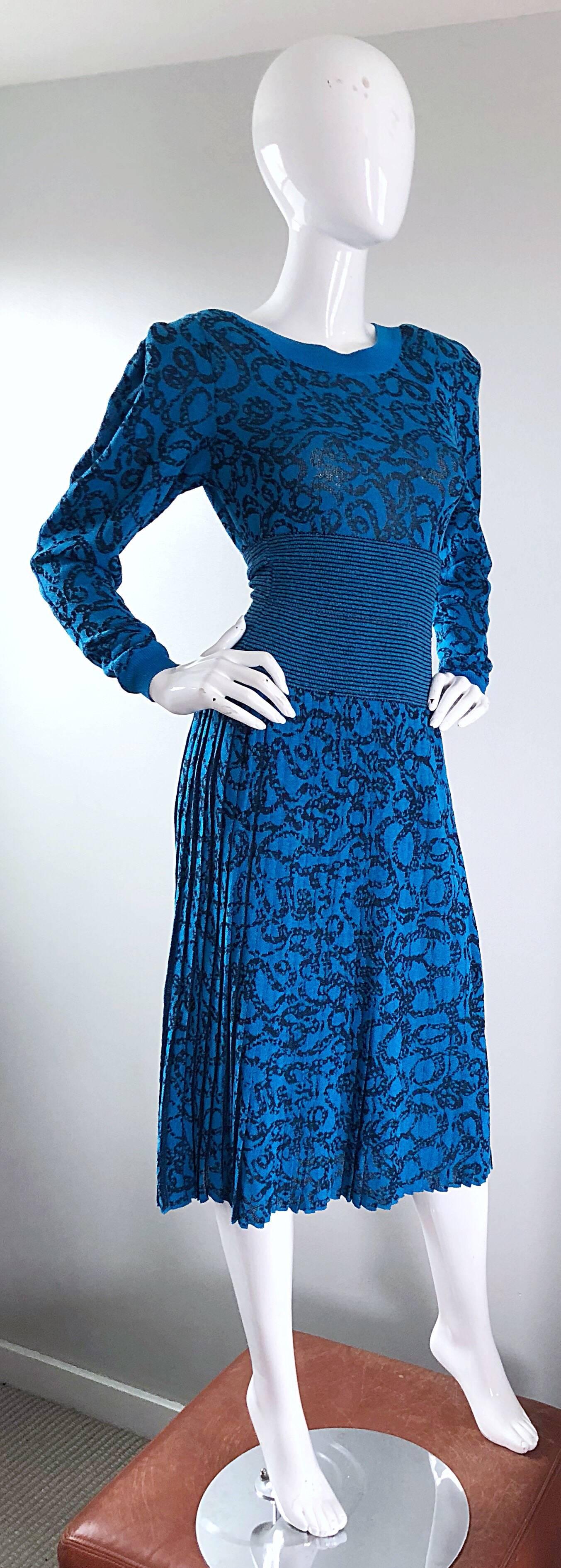Missoni for Neiman Marcus 1980s Blue Black Chain Link Print Sweater Dress Set In Excellent Condition In San Diego, CA