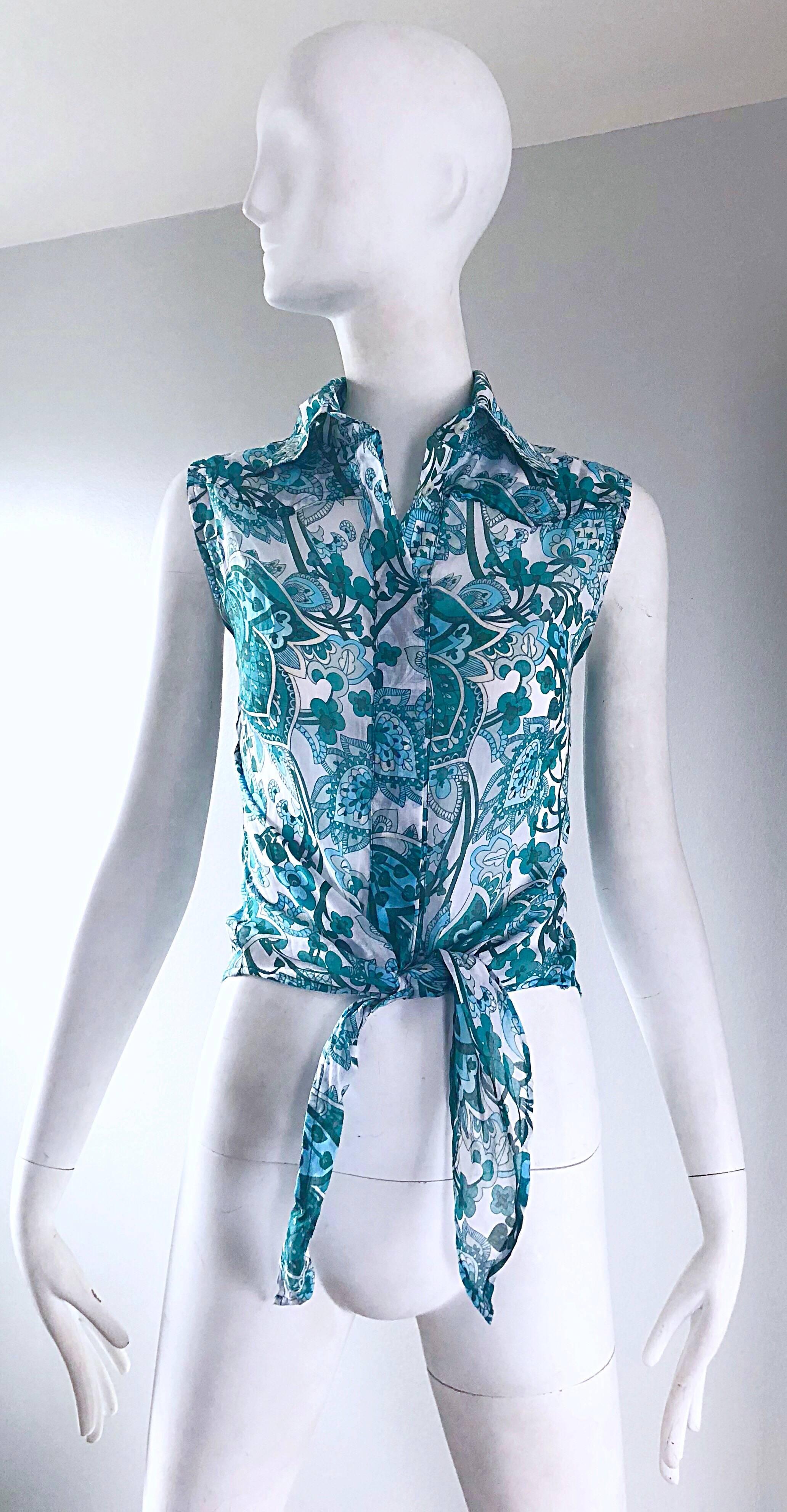 Chic late 1990s PATRIZIA PEPE turquoise blue, teal and white lightweight cotton cropped blouse! Features a vibrant paisley print. Hidden buttons up the front, and ties in the front. Great with jeans (especially white), shorts, or a skirt. In great