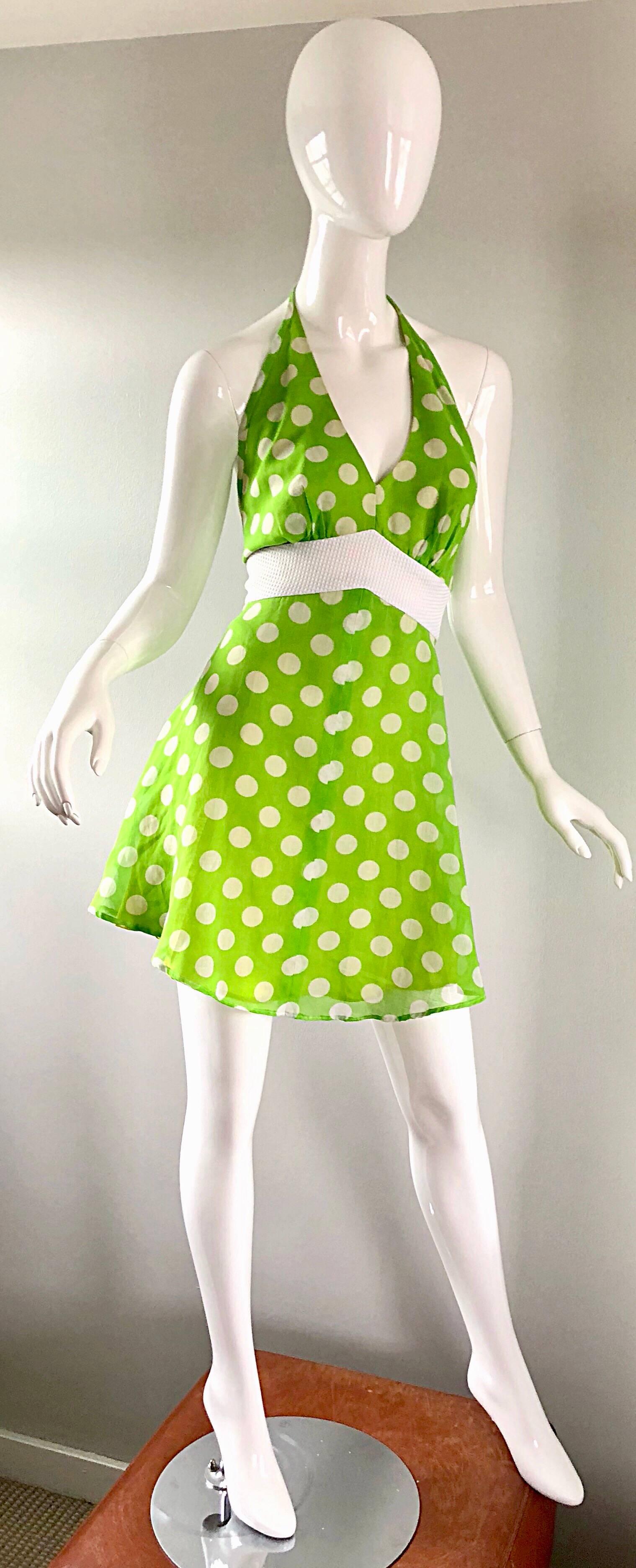 Vintage Limonengrün + Weiß gepunktetes 1990er Jahre Baumwoll-Voile 90er Jahre Neckholder-Minikleid im Angebot 1