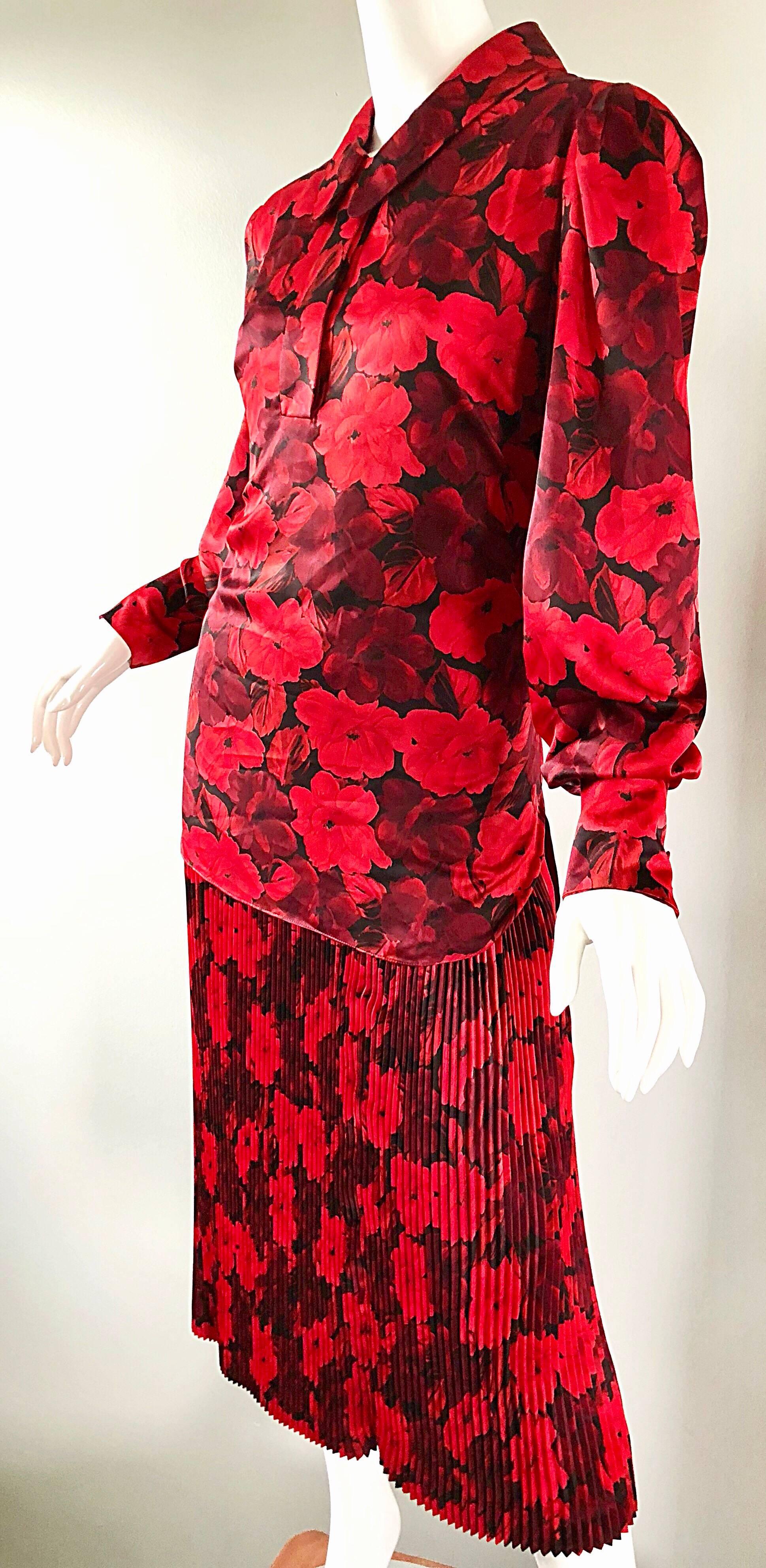 Robe vintage NIna Ricci Taille 14 / 16 rouge noire style garçonne à fleurs et taille tombante Excellent état - En vente à San Diego, CA