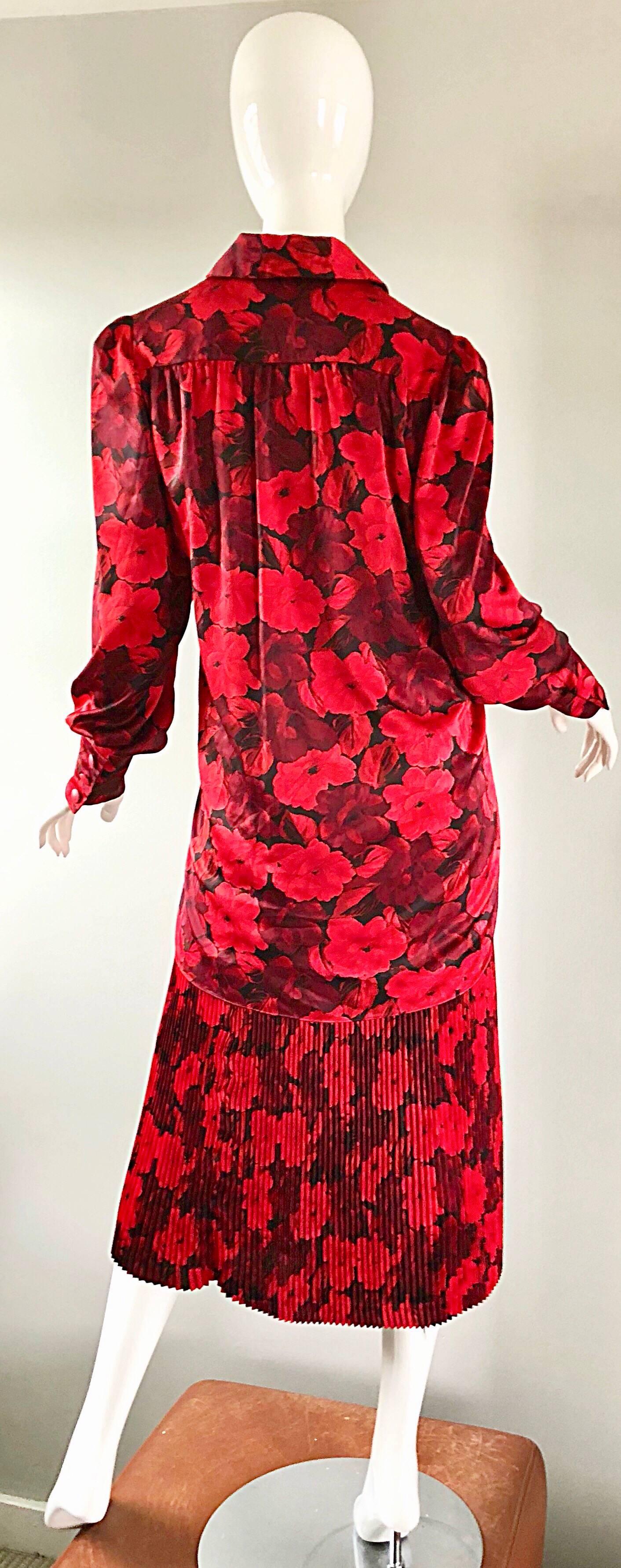 Vintage NIna Ricci Size 14 / 16 Red Black Flapper Style Flower Drop Waist Dress For Sale 1