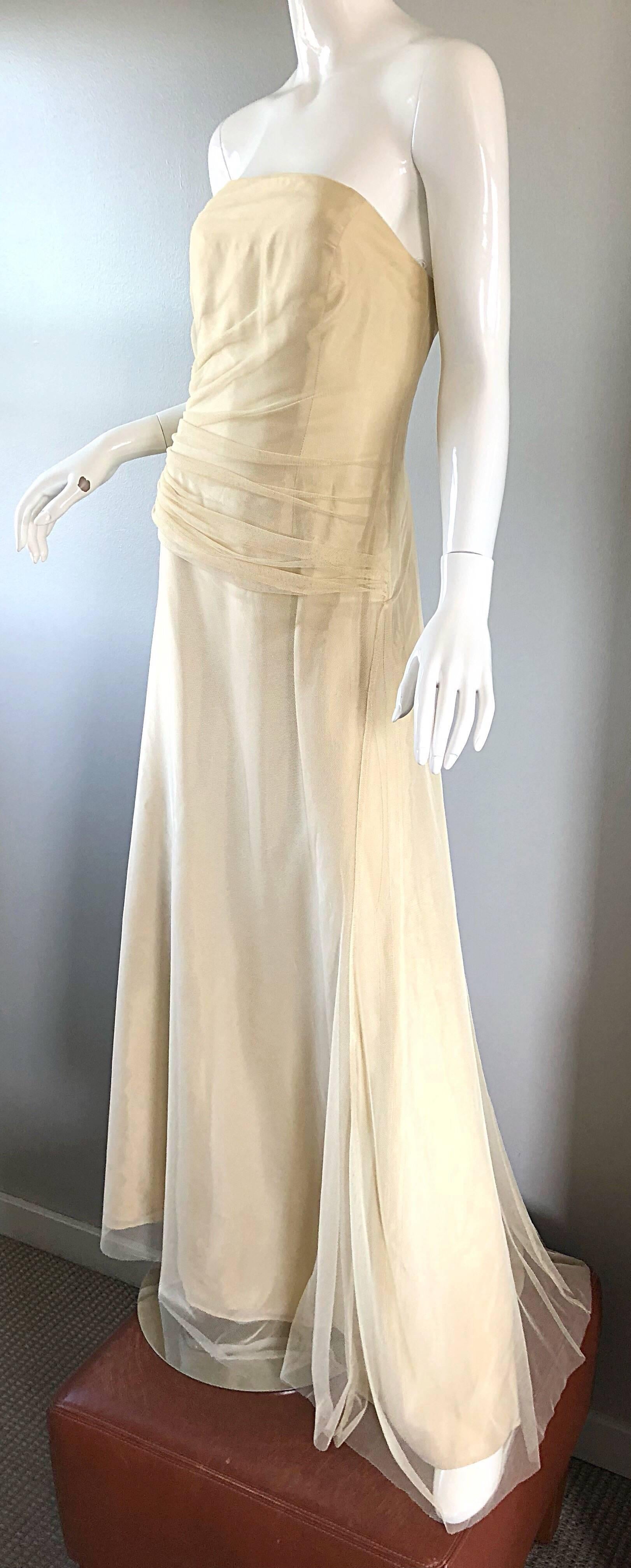 Women's Vera Wang Vintage Size 10 Pale Yellow 1990s Strapless Taffeta 90s Ball Gown
