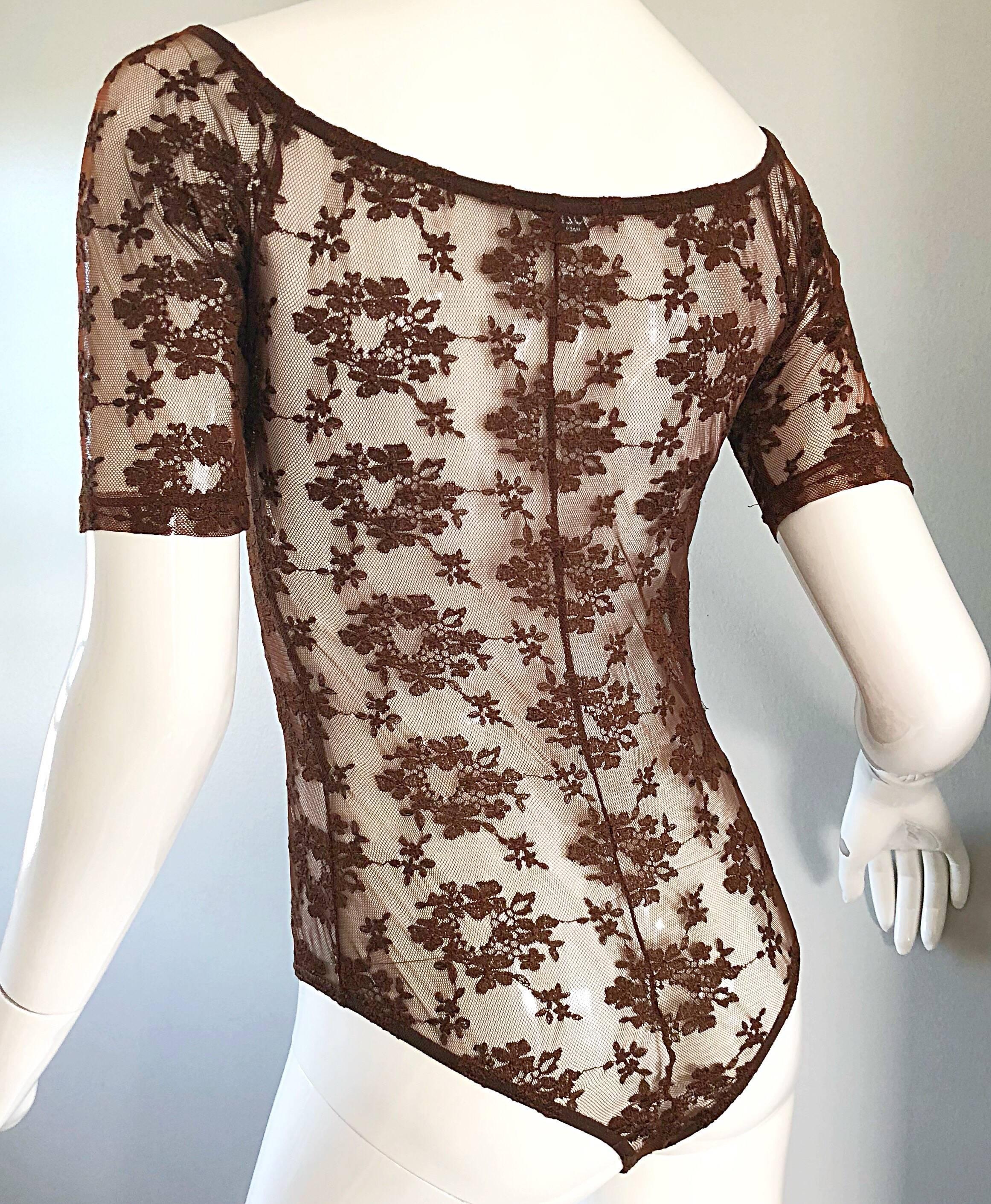 Raro Rifat Ozbek 1990s Choclate Brown French Lace 90s Vintage Bodysuit Top in vendita 3