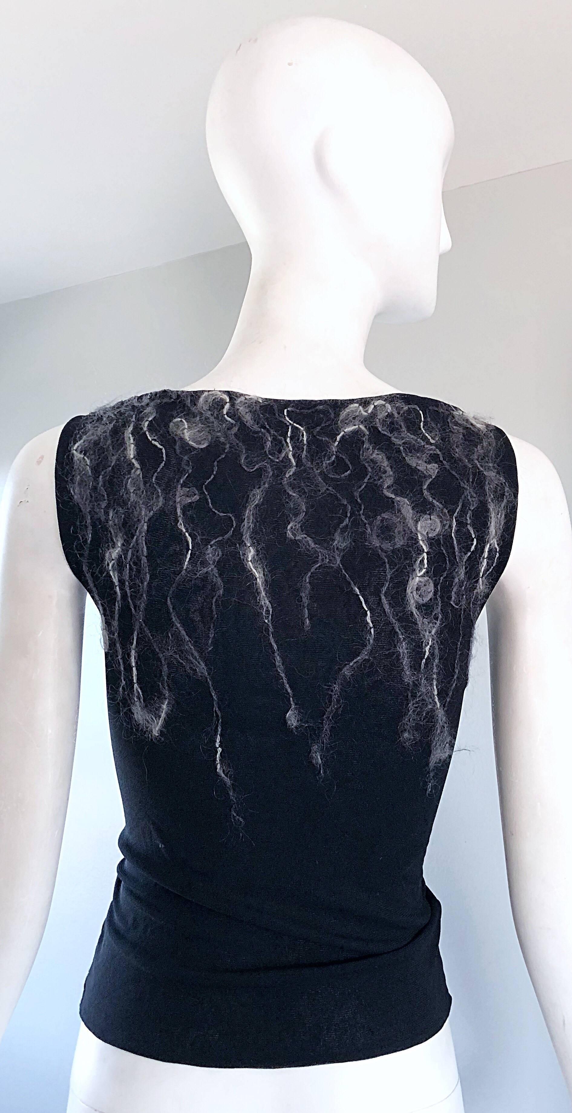 1990s Vivienne Tam Avant Garde Black and White ' Yarn ' Vintage Sleeveless Top In Excellent Condition In San Diego, CA