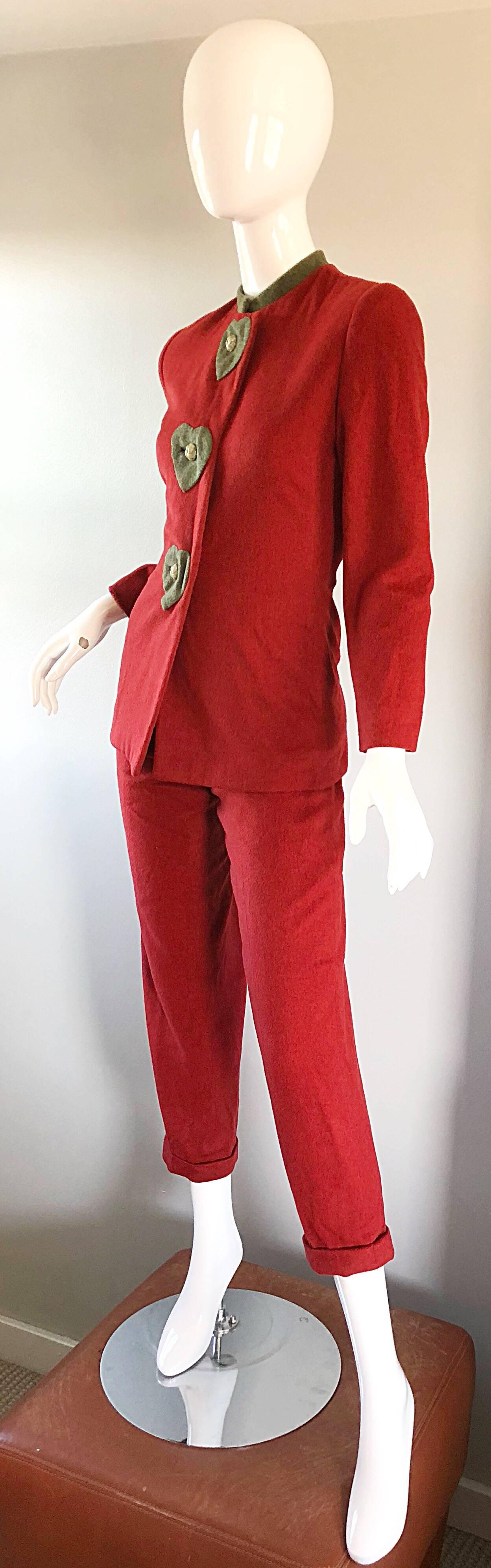 Women's Carolina Herrera Rare Early 1990s Size 6 Brick Red Novelty Heart Print Pant Suit For Sale