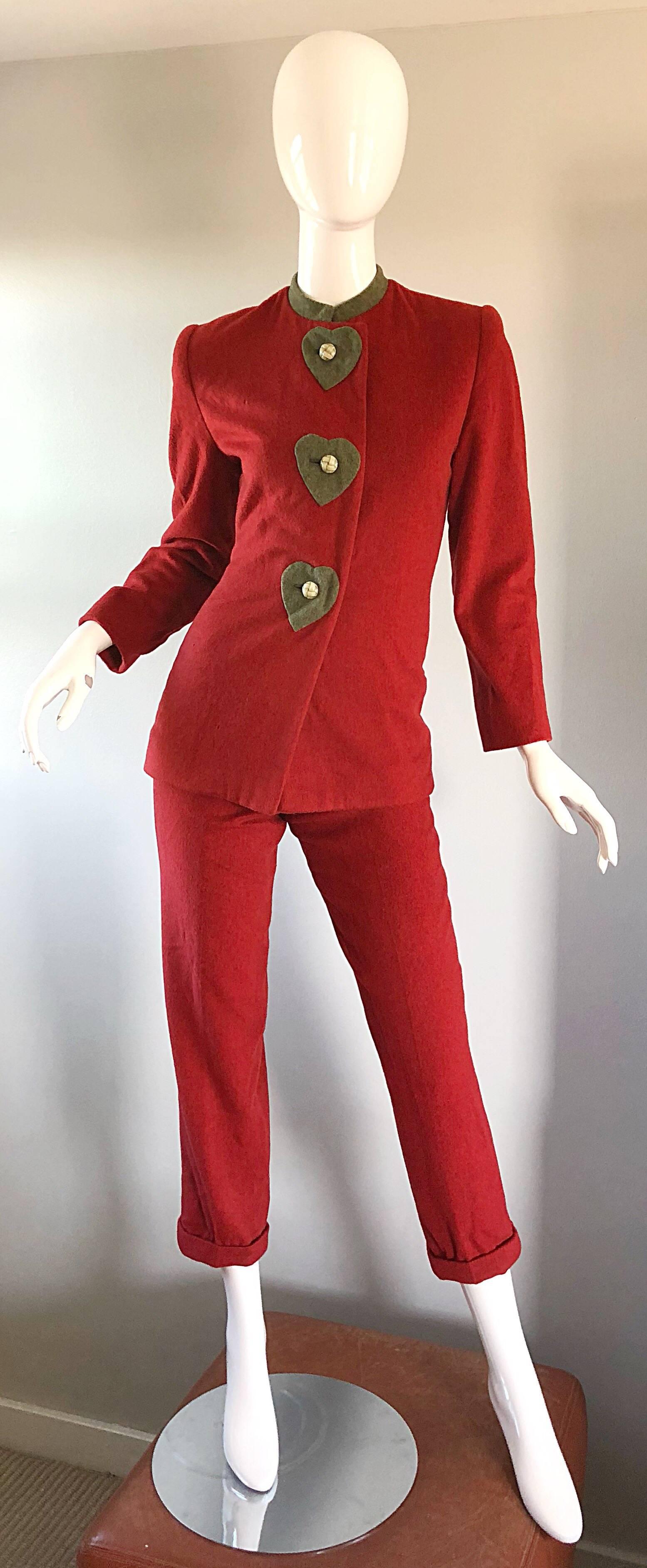 Carolina Herrera Rare Early 1990s Size 6 Brick Red Novelty Heart Print Pant Suit For Sale 2