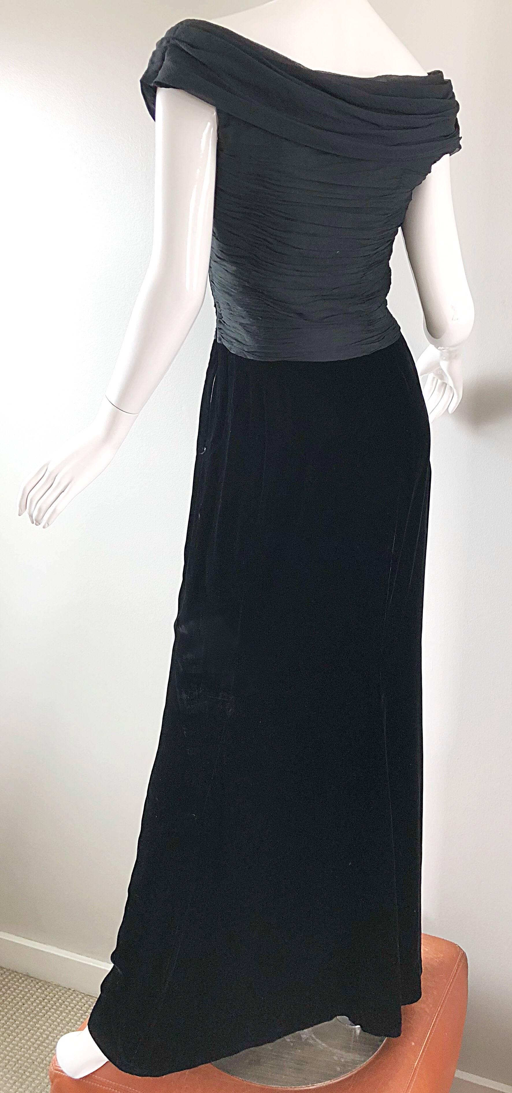 Vintage Oscar de la Renta Breathtaking Black Silk Chiffon + Velvet 1990s Gown 3
