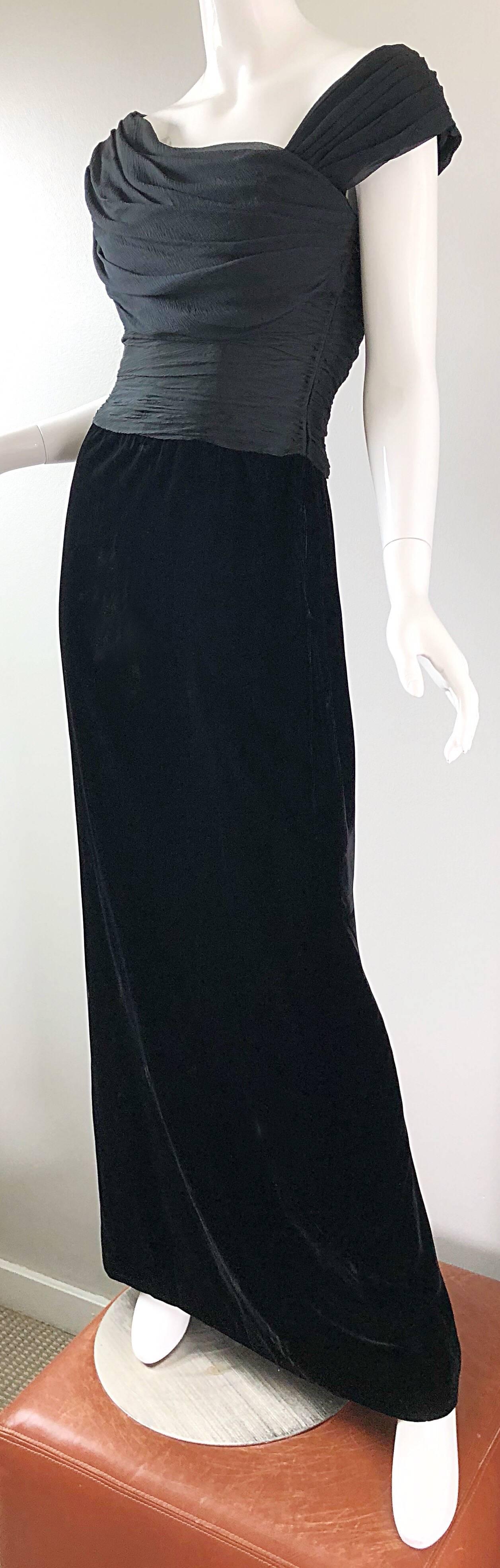 Vintage Oscar de la Renta Breathtaking Black Silk Chiffon + Velvet 1990s Gown 4