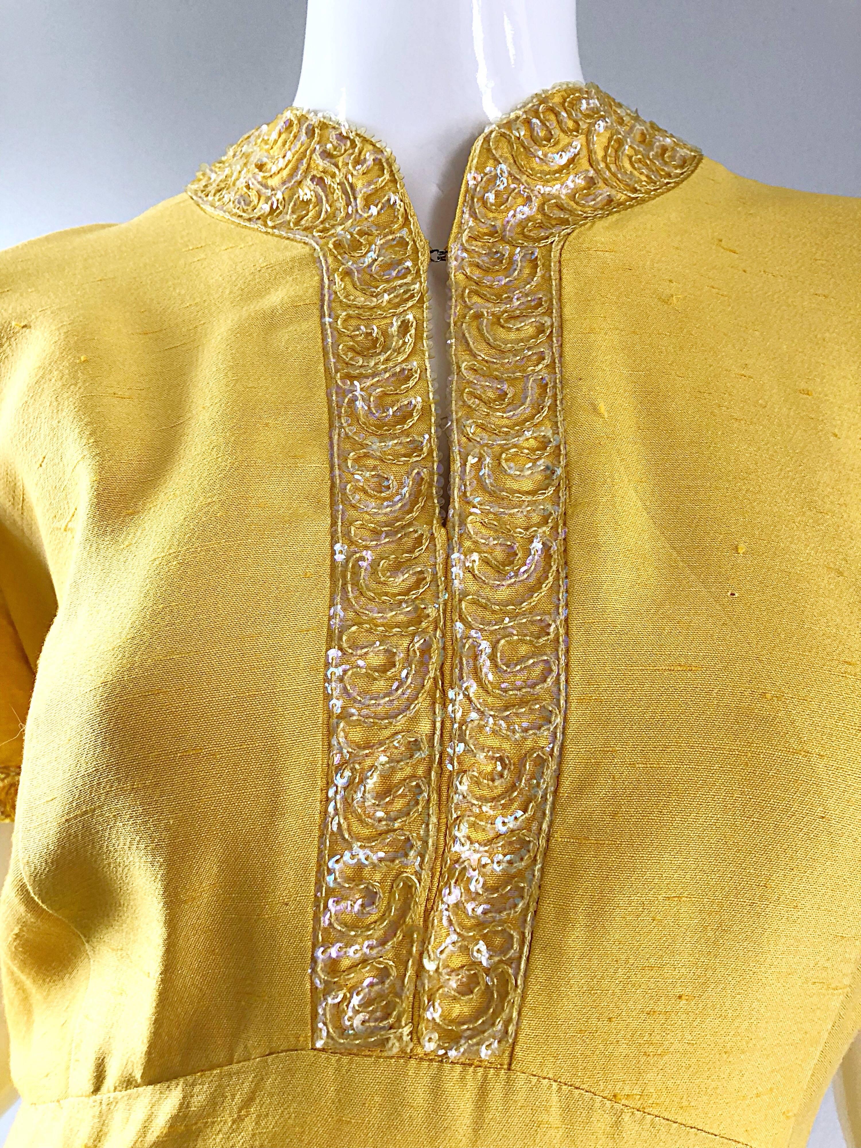 Beautiful 1970s Does 1940s Size 10 12 Canary Yellow Silk Sequin Maxi Dress Gown In Excellent Condition In San Diego, CA