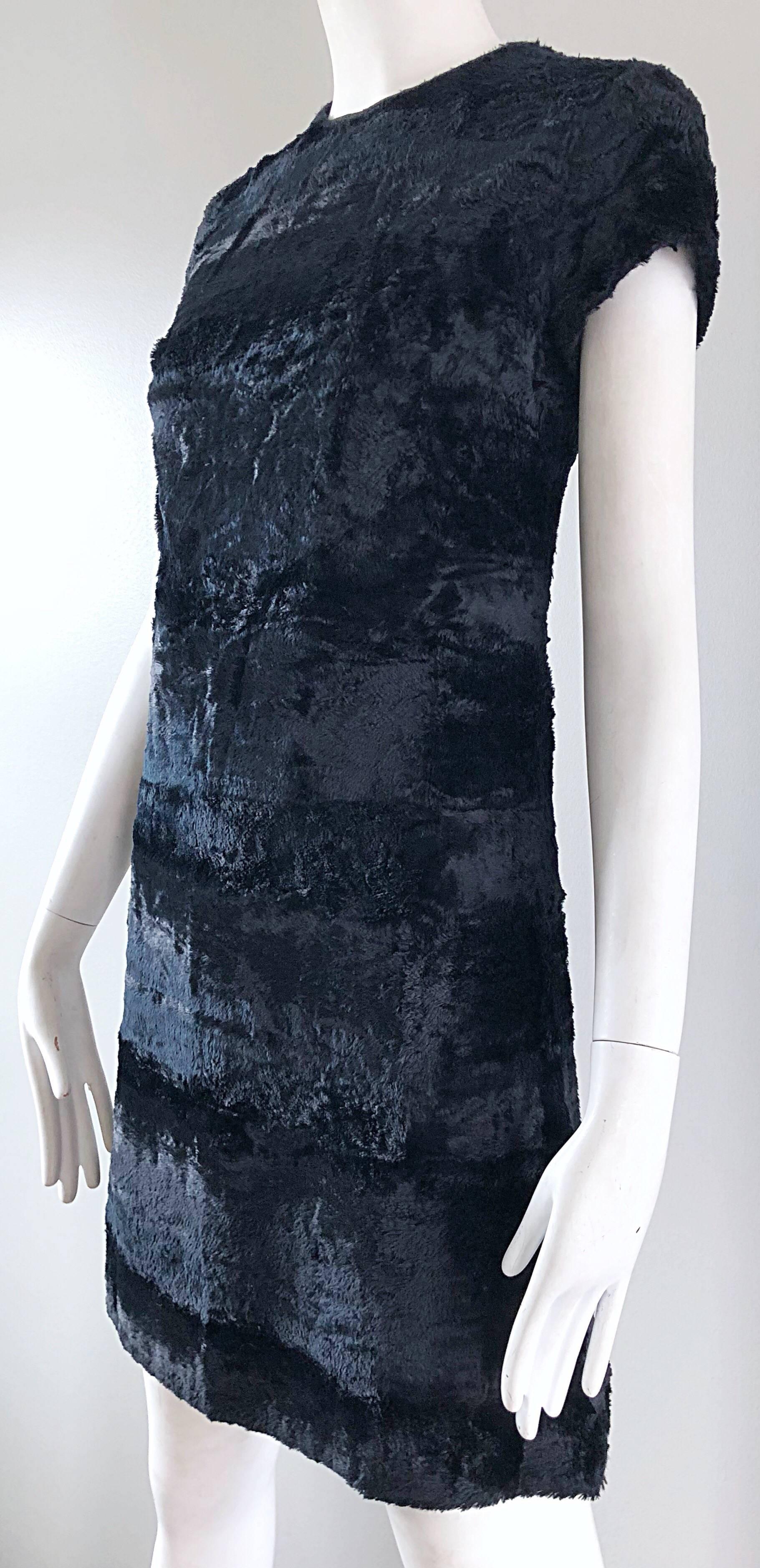 Chic 1960s Saks 5th Avenue Faux Fur Black Shift A - Line Mod Vintage 60s Dress For Sale 5