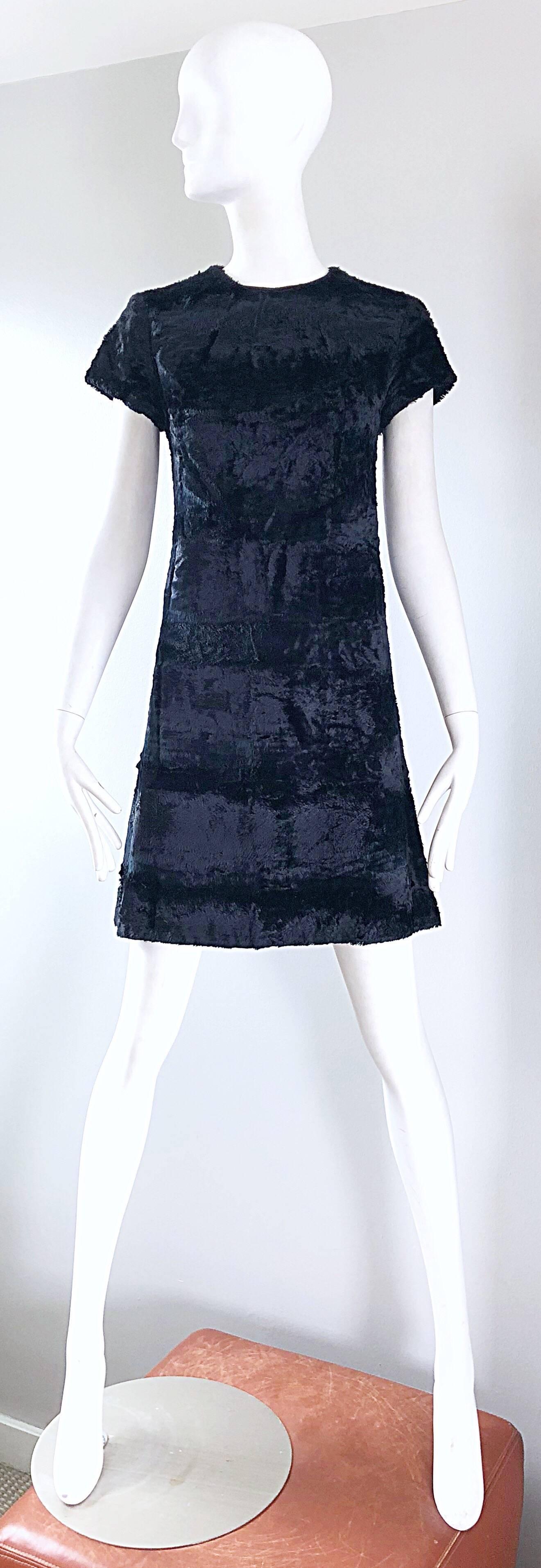 Chic 1960s Saks 5th Avenue Faux Fur Black Shift A - Line Mod Vintage 60s Dress For Sale 8