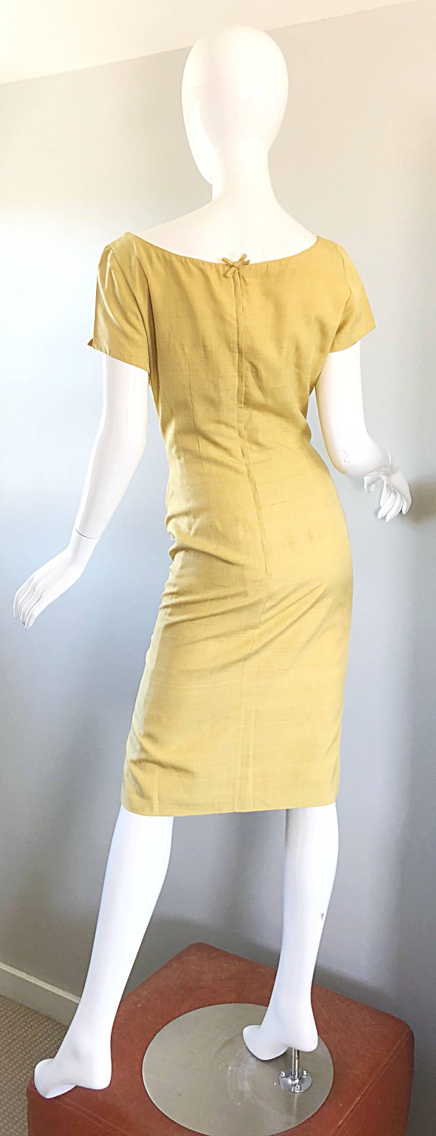 1950s Mr. Blackwell Current Size 10 / 12 Mustard Yellow Silk Vintage 50s Dress For Sale 2