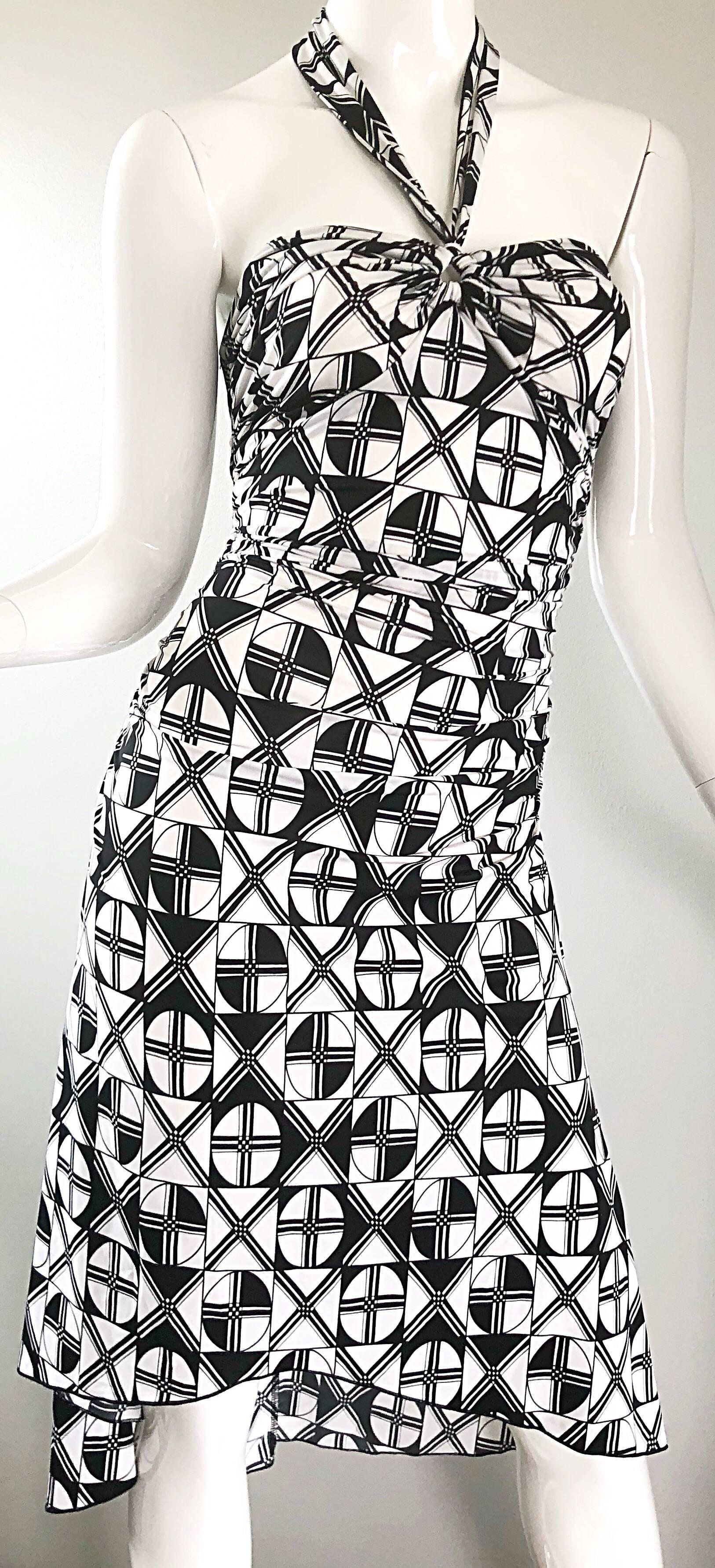 1990s Gianni Versace Versus Black and White Abstract Vintage 90s Halter Dress In Excellent Condition For Sale In San Diego, CA