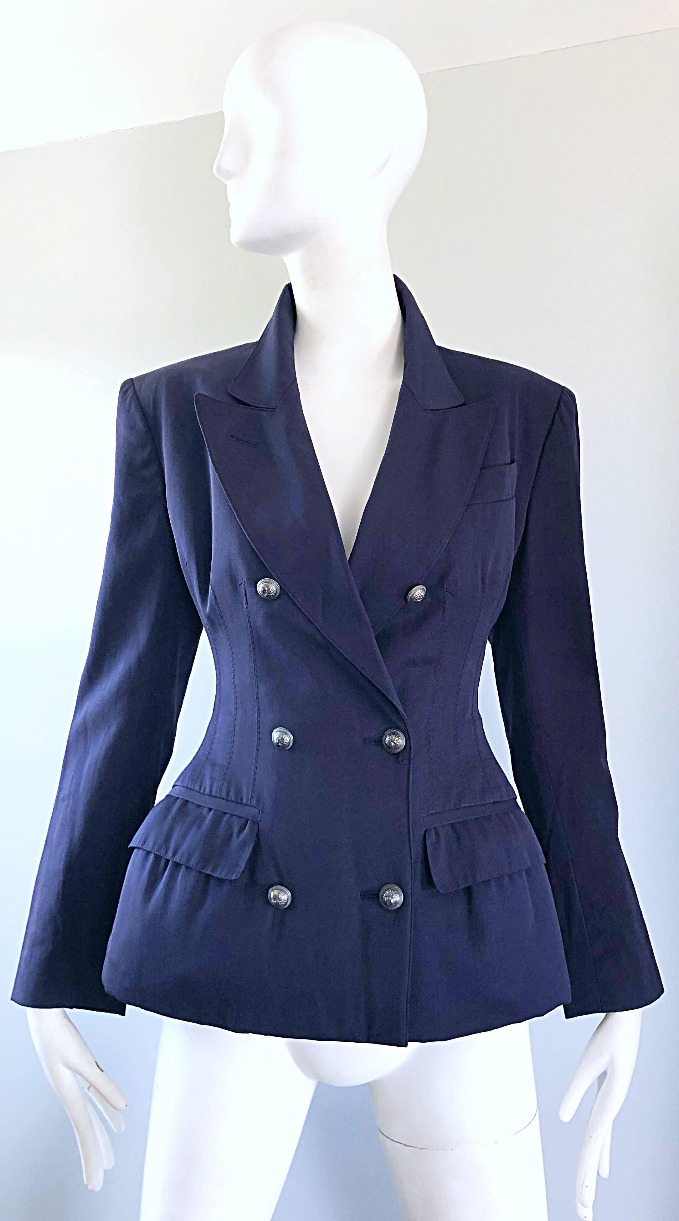 Seltene, museumswürdige JEAN PAUL GAULTIER Pour GIBO SS1988, wie sie von Madonna auf der Blonde Ambition Tour 1990 getragen wurde! Marineblaue, gepolsterte Korsett-Blazer-Jacke! Schmeichelhafte Korsettlinien auf der Vorder- und Rückseite des