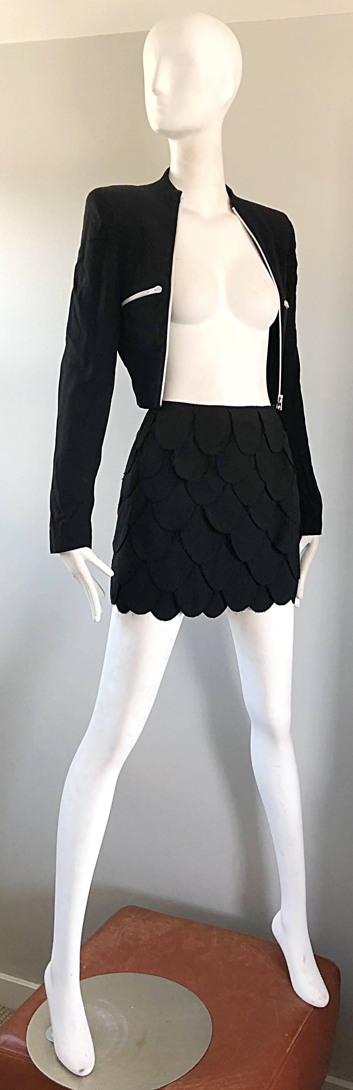 Moschino Cheap & Chic Vintage 90s Black Size 4 Carwash Fringe Mini Skirt For Sale 8
