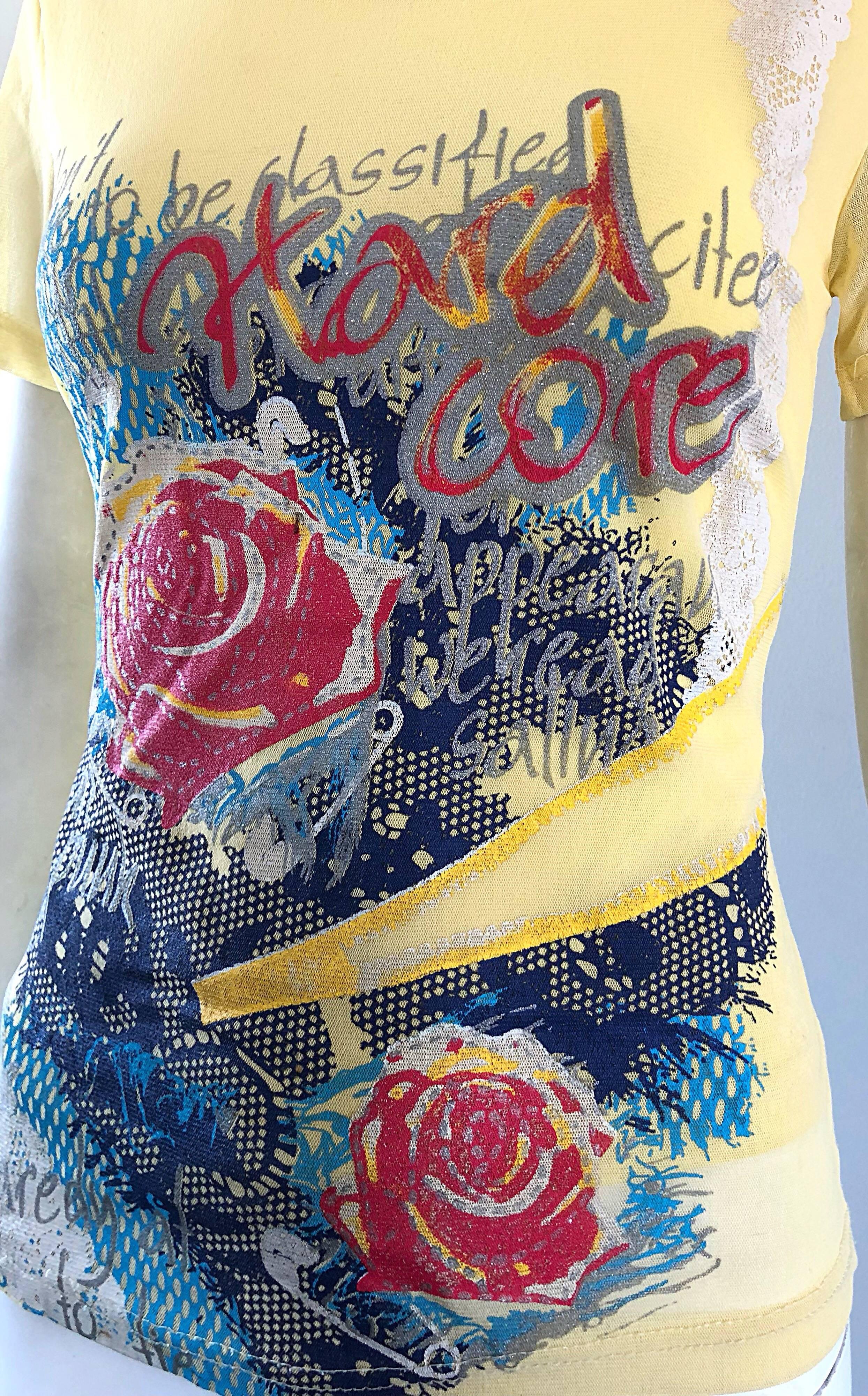 Max Nugus Haute Couture - Chemise à col V vintage en maille jaune imprimé graffiti, années 1990 en vente 6