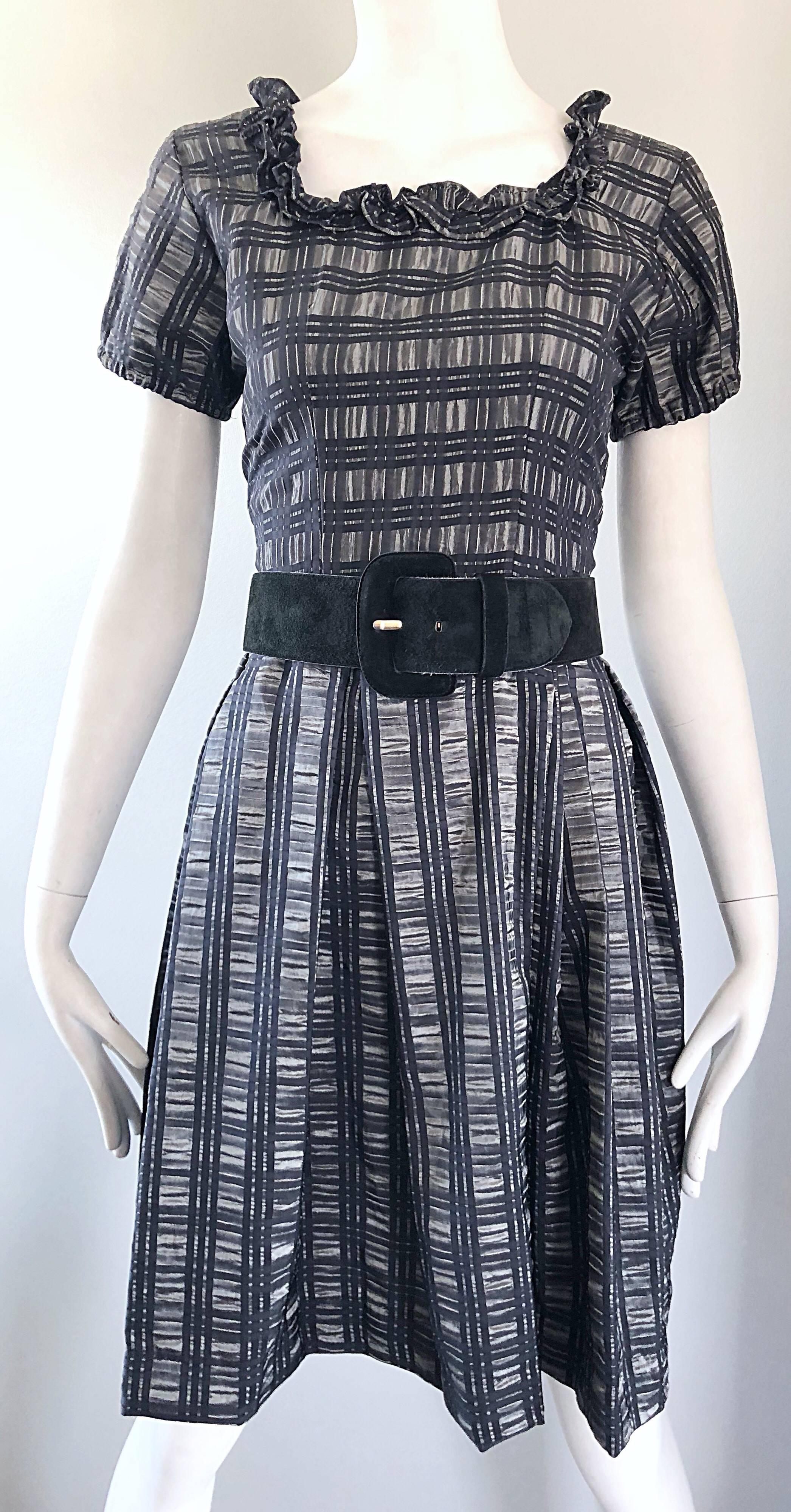 Women's 1950s Grey + Black Silk Plaid Taffeta Fit n Flare Short Sleeve Vintage 50s Dress For Sale